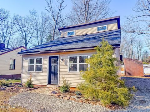 Homes For Sale - 132 East Balsam Road<br/> Greentown, PA 18426