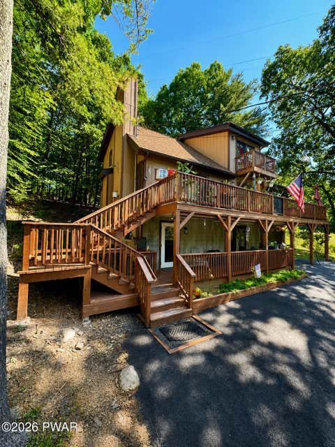 Homes For Sale - 133 Manchester Drive<br/> Bushkill, PA 18324