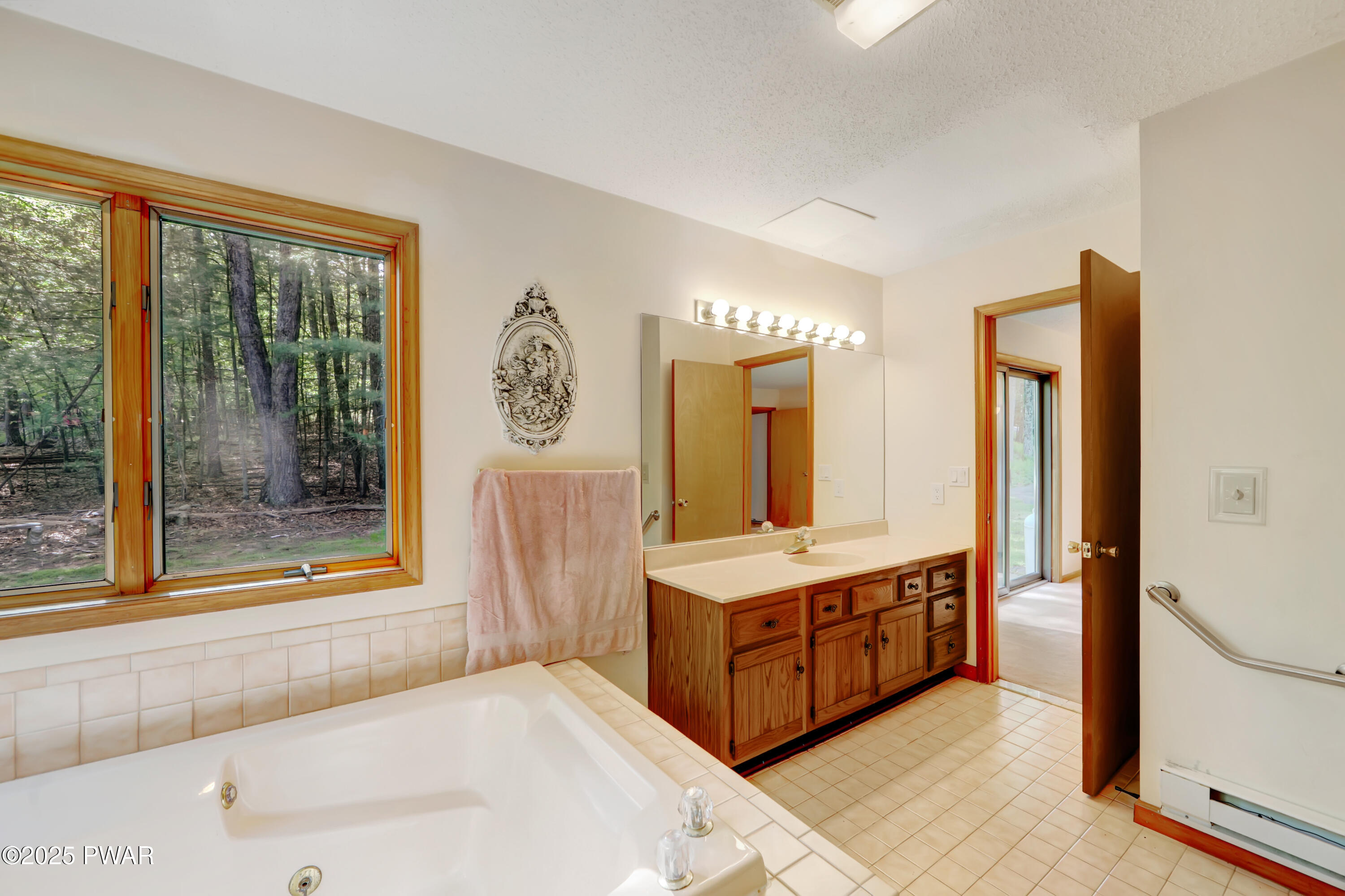 100 Crocus Lane, Milford, Pennsylvania image 12
