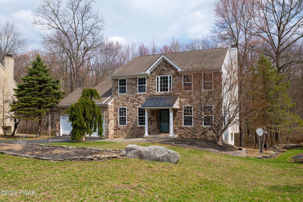 Photo of 549 Marco Way, East Stroudsburg, PA 18302 (MLS # PW260786)