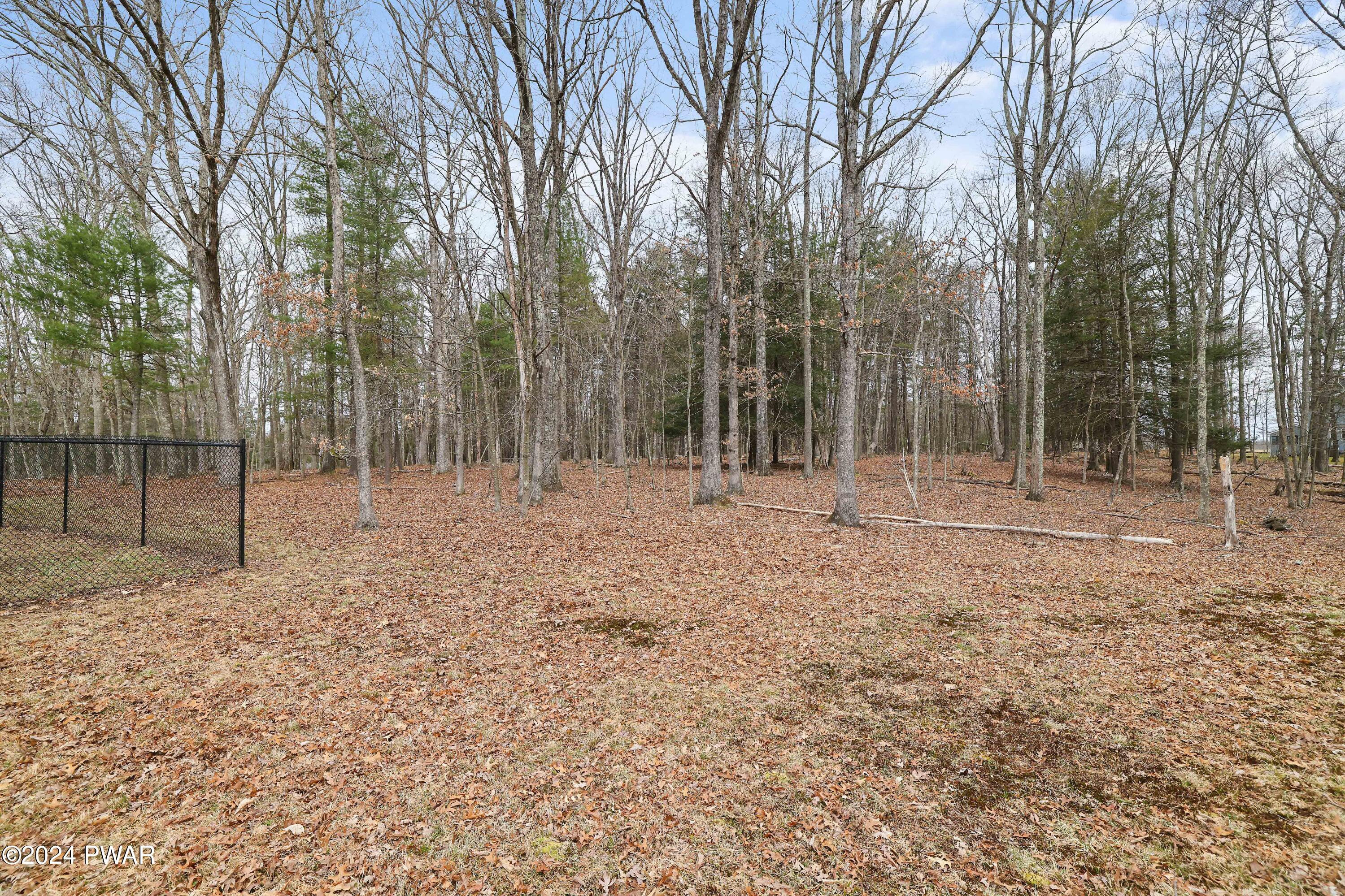 Hawley, Pennsylvania 18428, United States, 3 Bedrooms Bedrooms, ,2 BathroomsBathrooms,Residential,Pending,61617