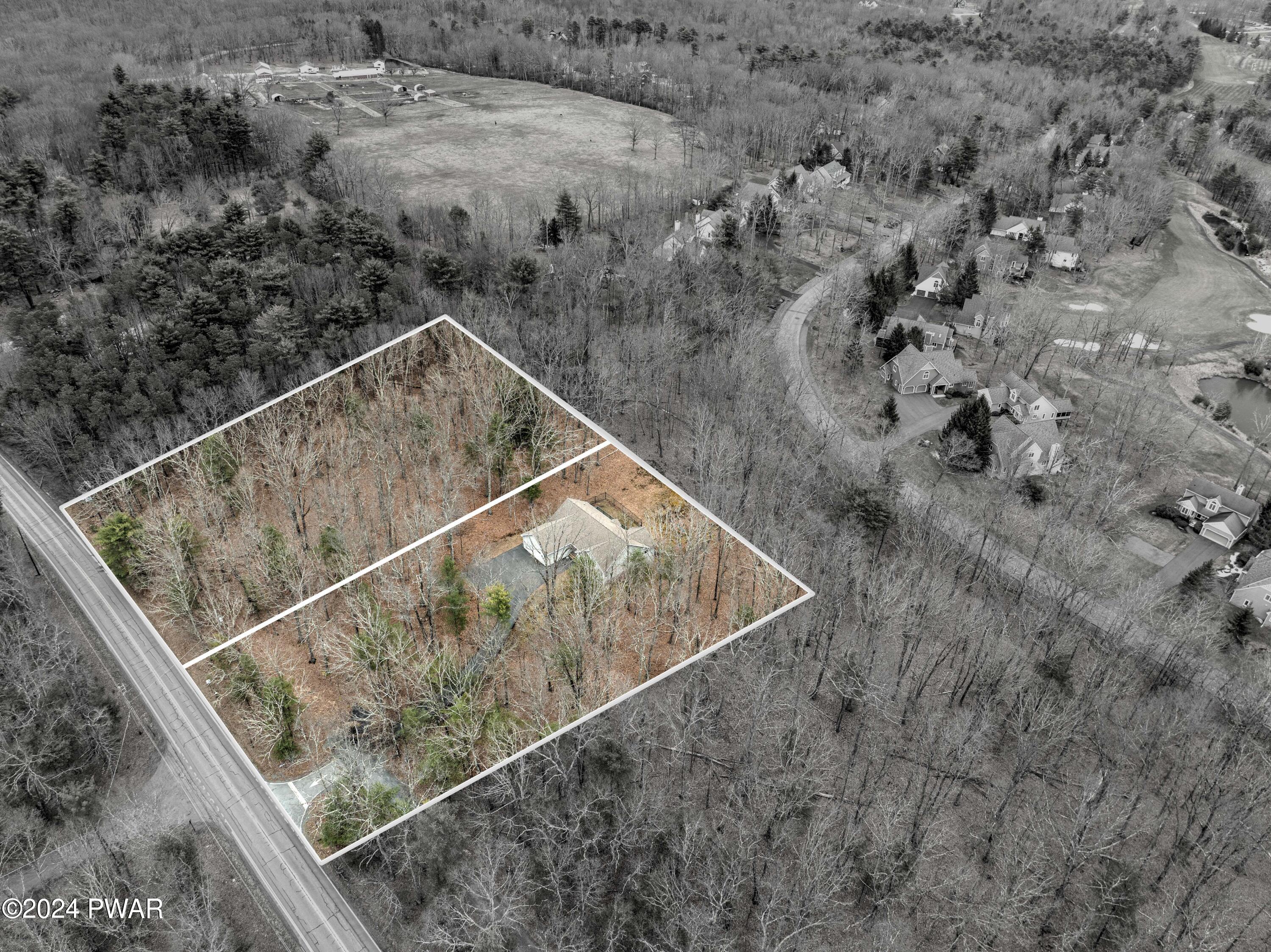 Hawley, Pennsylvania 18428, United States, 3 Bedrooms Bedrooms, ,2 BathroomsBathrooms,Residential,Pending,61617