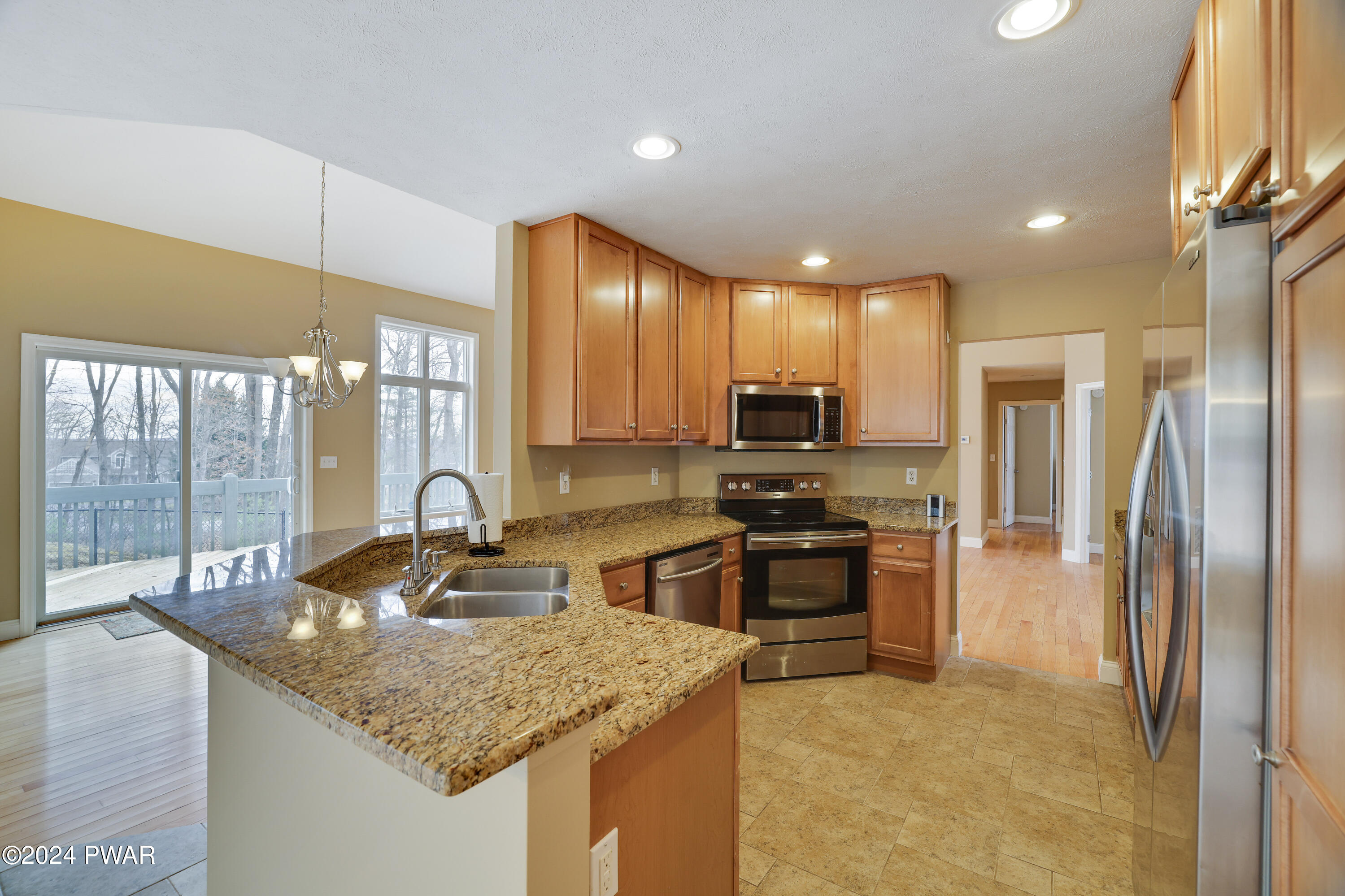 Hawley, Pennsylvania 18428, United States, 3 Bedrooms Bedrooms, ,2 BathroomsBathrooms,Residential,Pending,61617