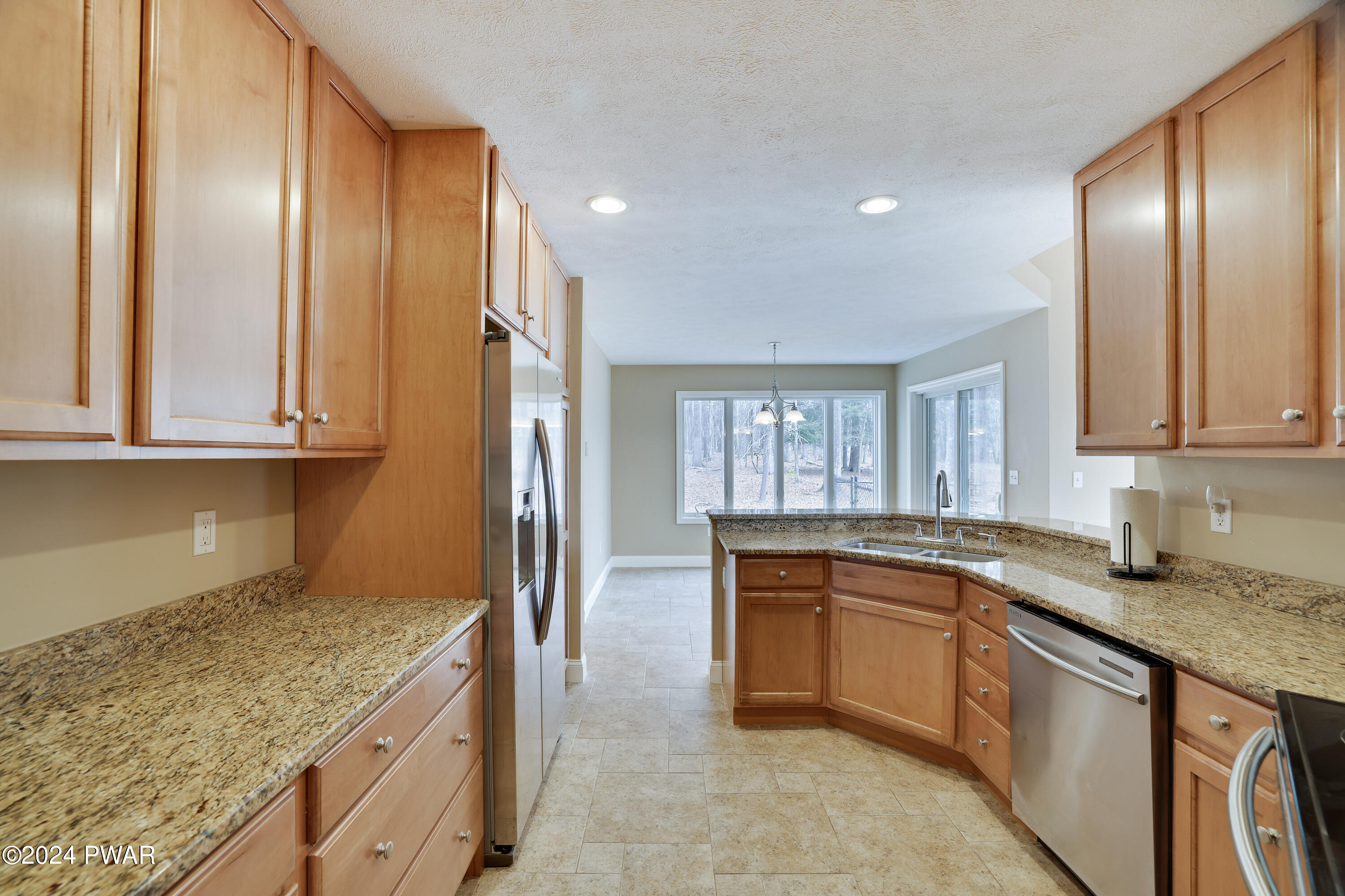 Hawley, Pennsylvania 18428, United States, 3 Bedrooms Bedrooms, ,2 BathroomsBathrooms,Residential,Pending,61617