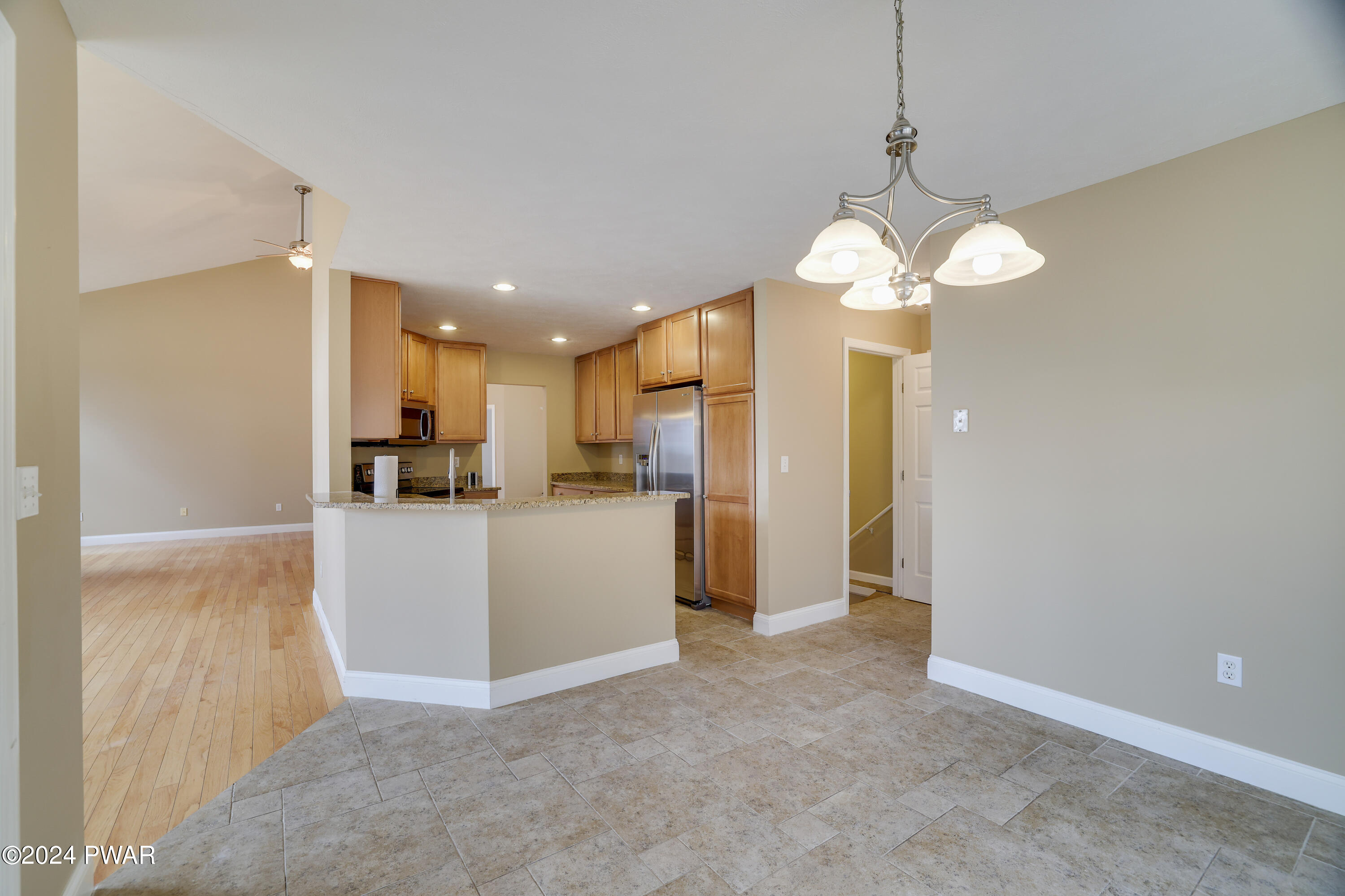 Hawley, Pennsylvania 18428, United States, 3 Bedrooms Bedrooms, ,2 BathroomsBathrooms,Residential,Pending,61617