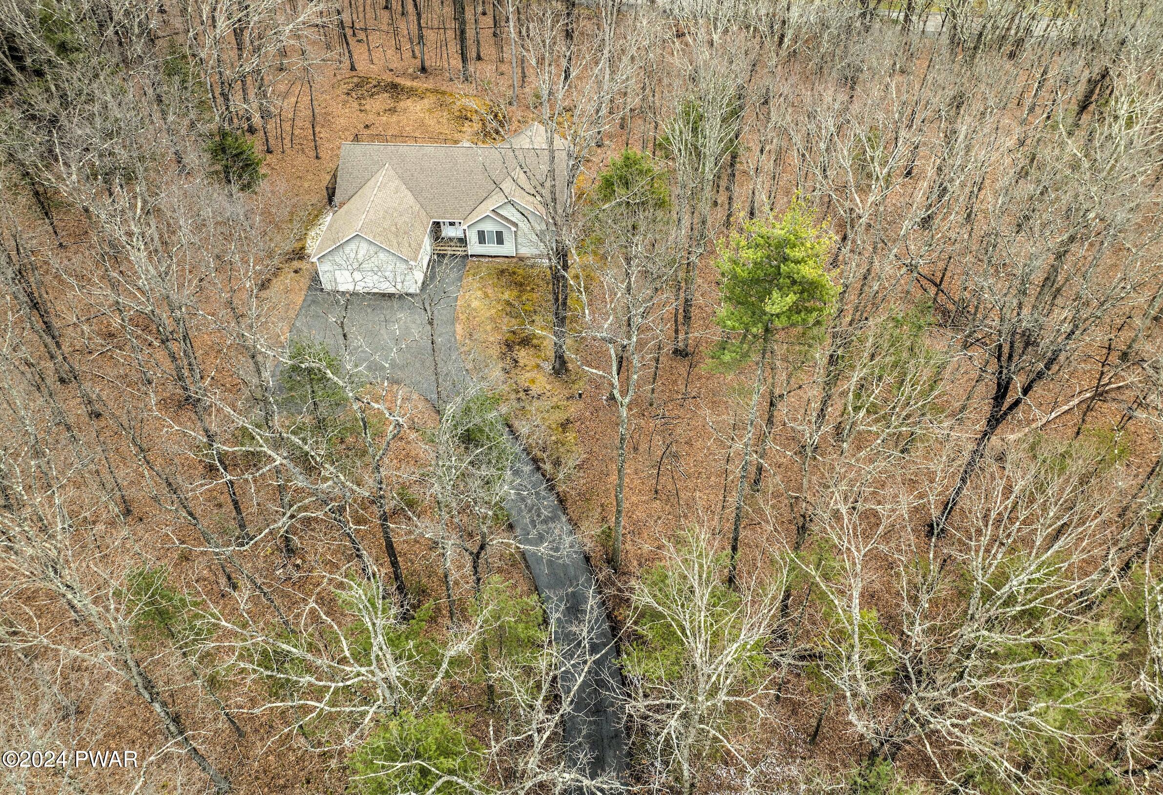 Hawley, Pennsylvania 18428, United States, 3 Bedrooms Bedrooms, ,2 BathroomsBathrooms,Residential,Pending,61617