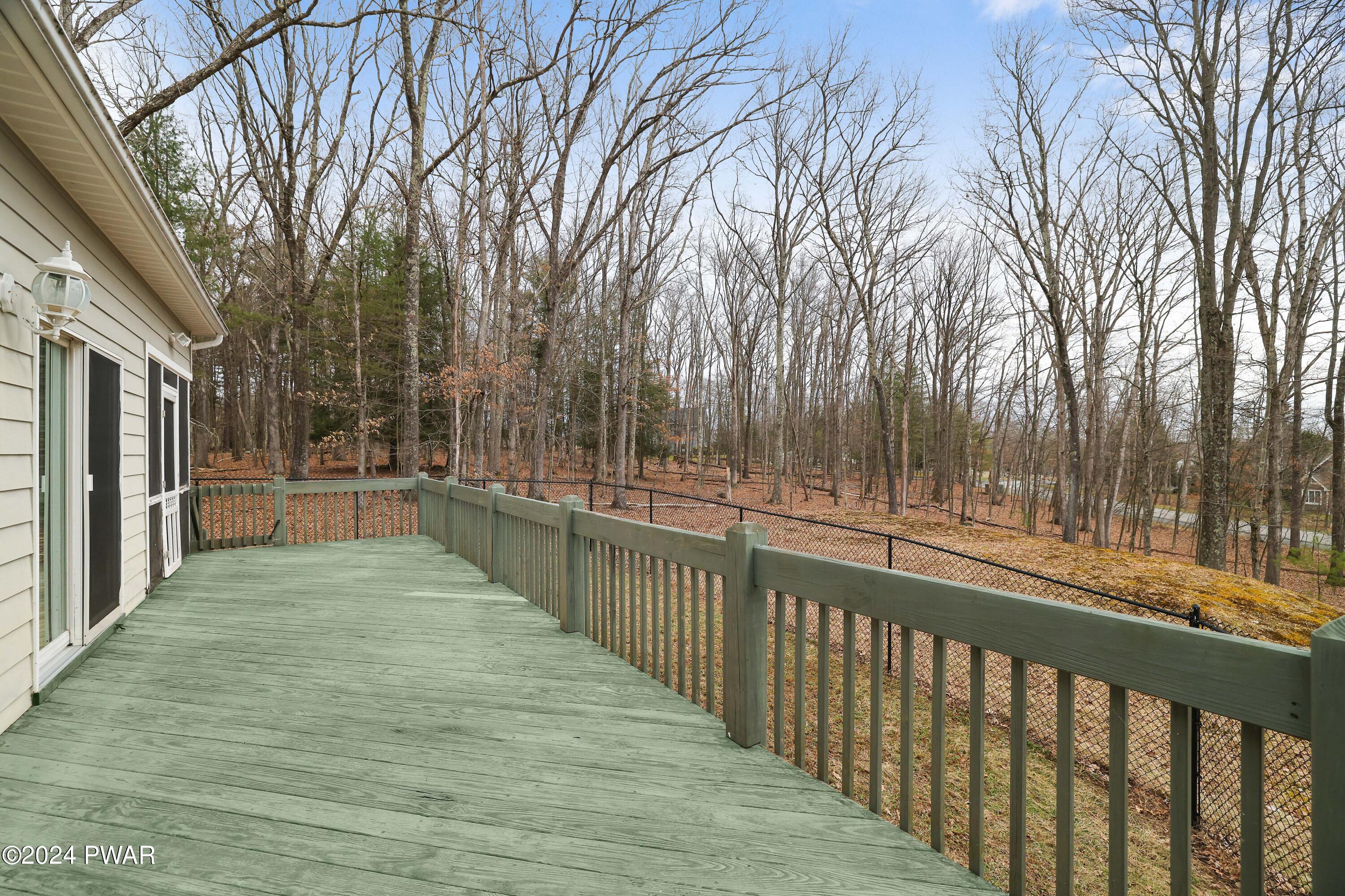 Hawley, Pennsylvania 18428, United States, 3 Bedrooms Bedrooms, ,2 BathroomsBathrooms,Residential,Pending,61617