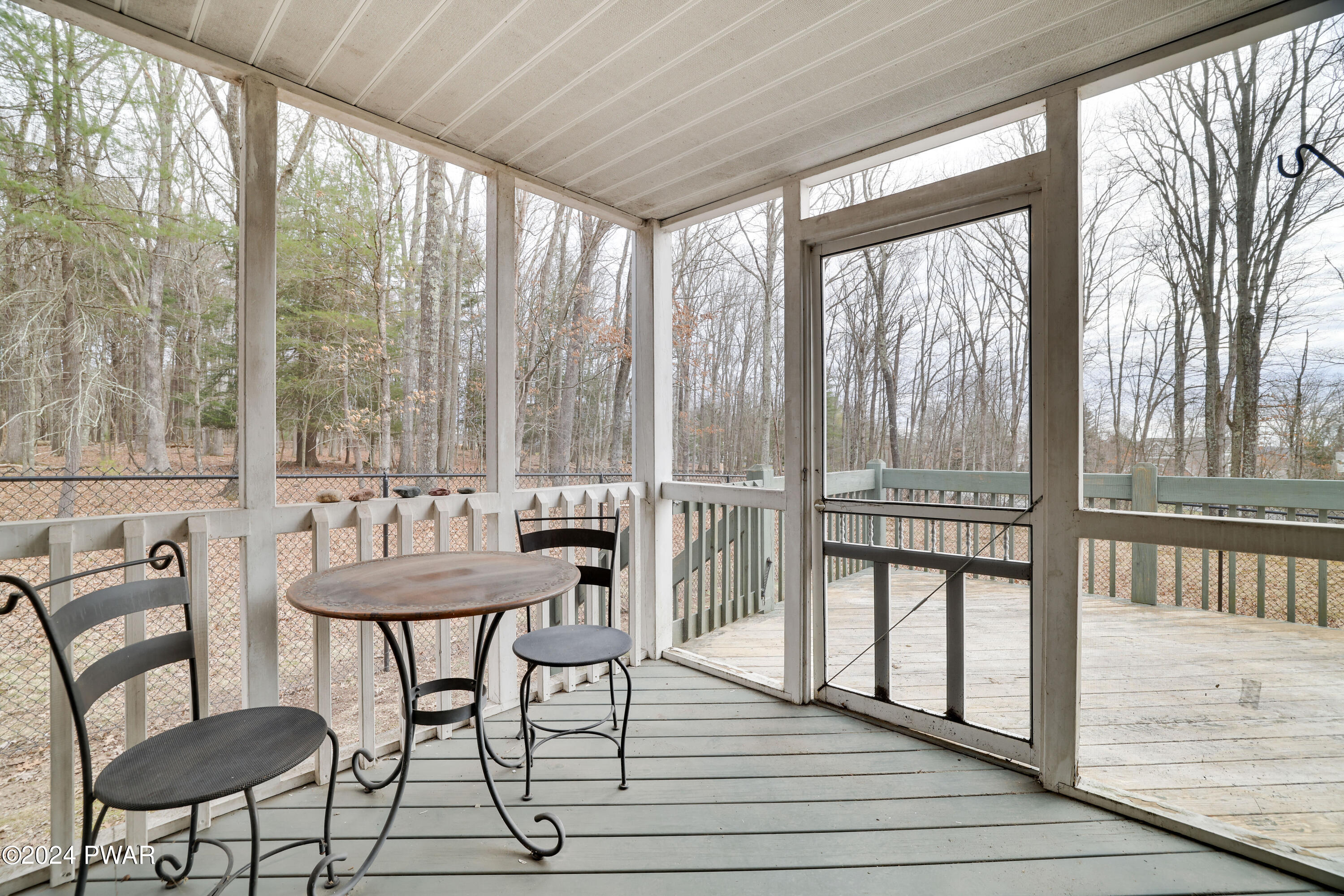 Hawley, Pennsylvania 18428, United States, 3 Bedrooms Bedrooms, ,2 BathroomsBathrooms,Residential,Pending,61617