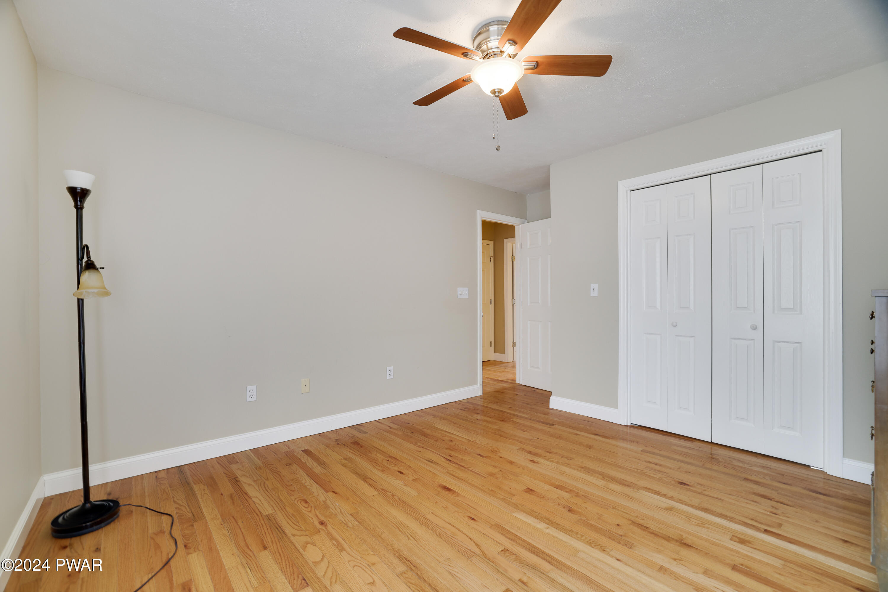 Hawley, Pennsylvania 18428, United States, 3 Bedrooms Bedrooms, ,2 BathroomsBathrooms,Residential,Pending,61617