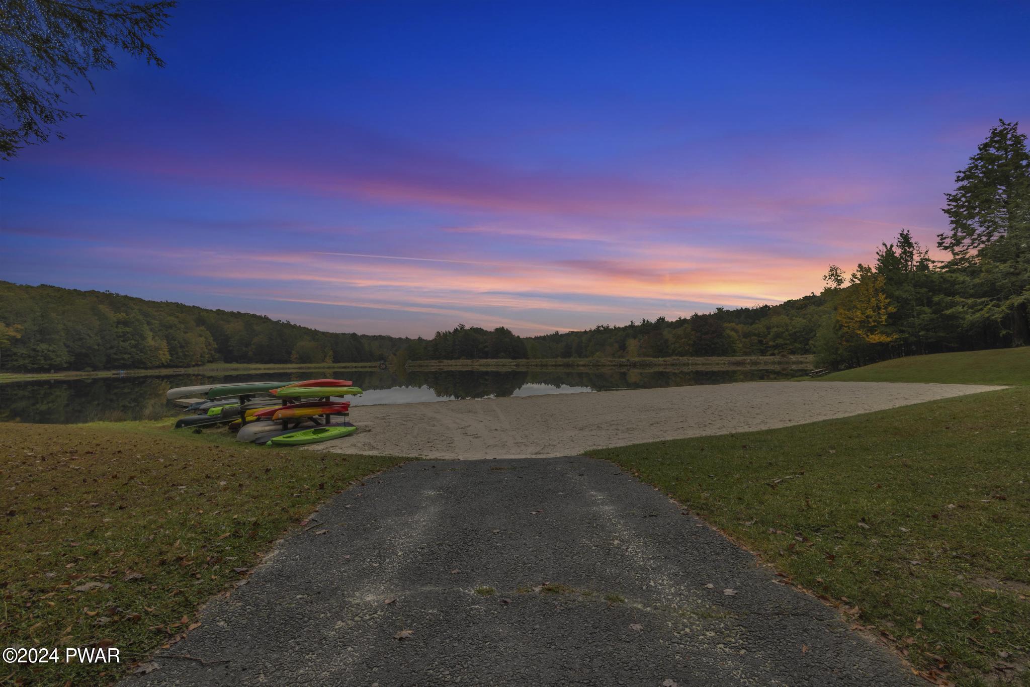 1024 Beaver Lake Drive, Paupack, Pennsylvania image 12