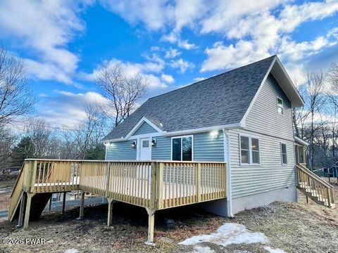 Homes For Sale - 102 Sandstone Drive<br/> Dingmans Ferry, PA 18328