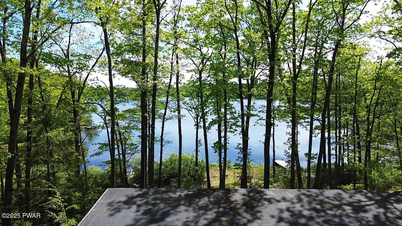 Hawley, Pennsylvania 18428, United States, 4 Bedrooms Bedrooms, ,2 BathroomsBathrooms,Residential,Active,122972