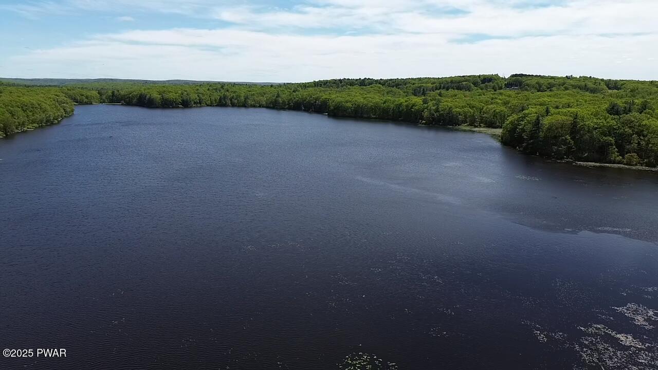 Hawley, Pennsylvania 18428, United States, 4 Bedrooms Bedrooms, ,2 BathroomsBathrooms,Residential,Active,122972