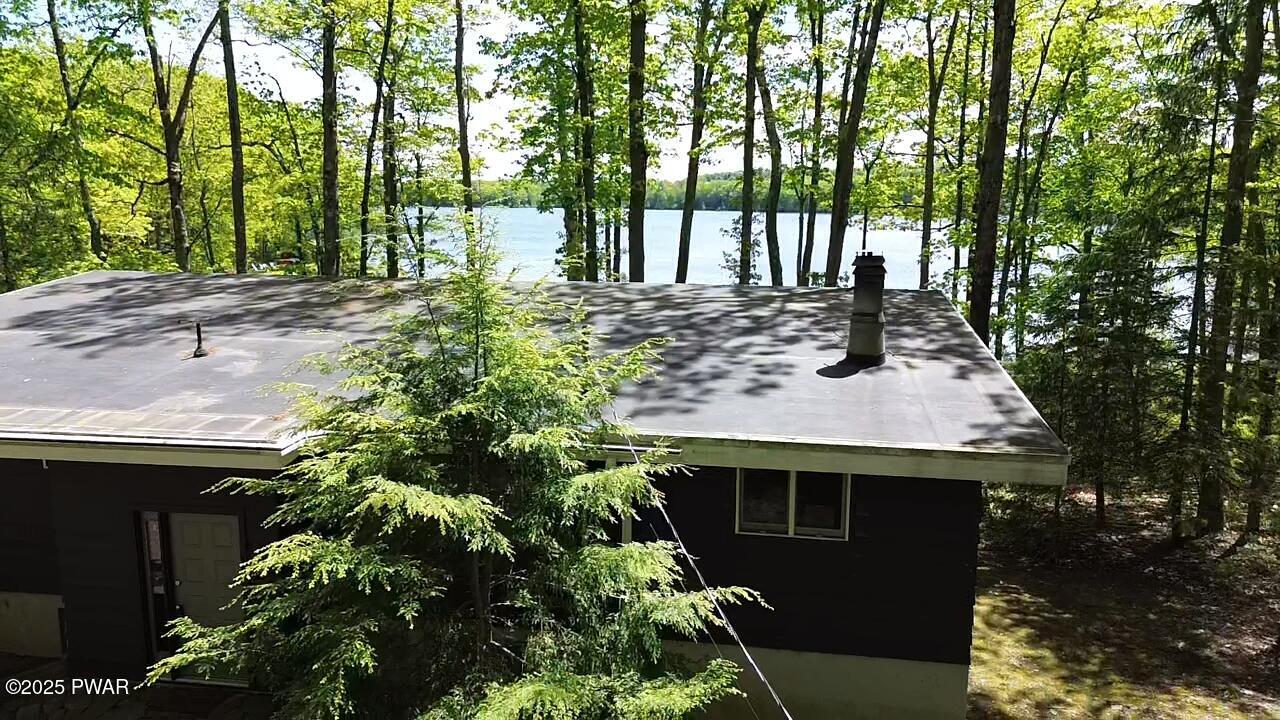 Hawley, Pennsylvania 18428, United States, 4 Bedrooms Bedrooms, ,2 BathroomsBathrooms,Residential,Active,122972