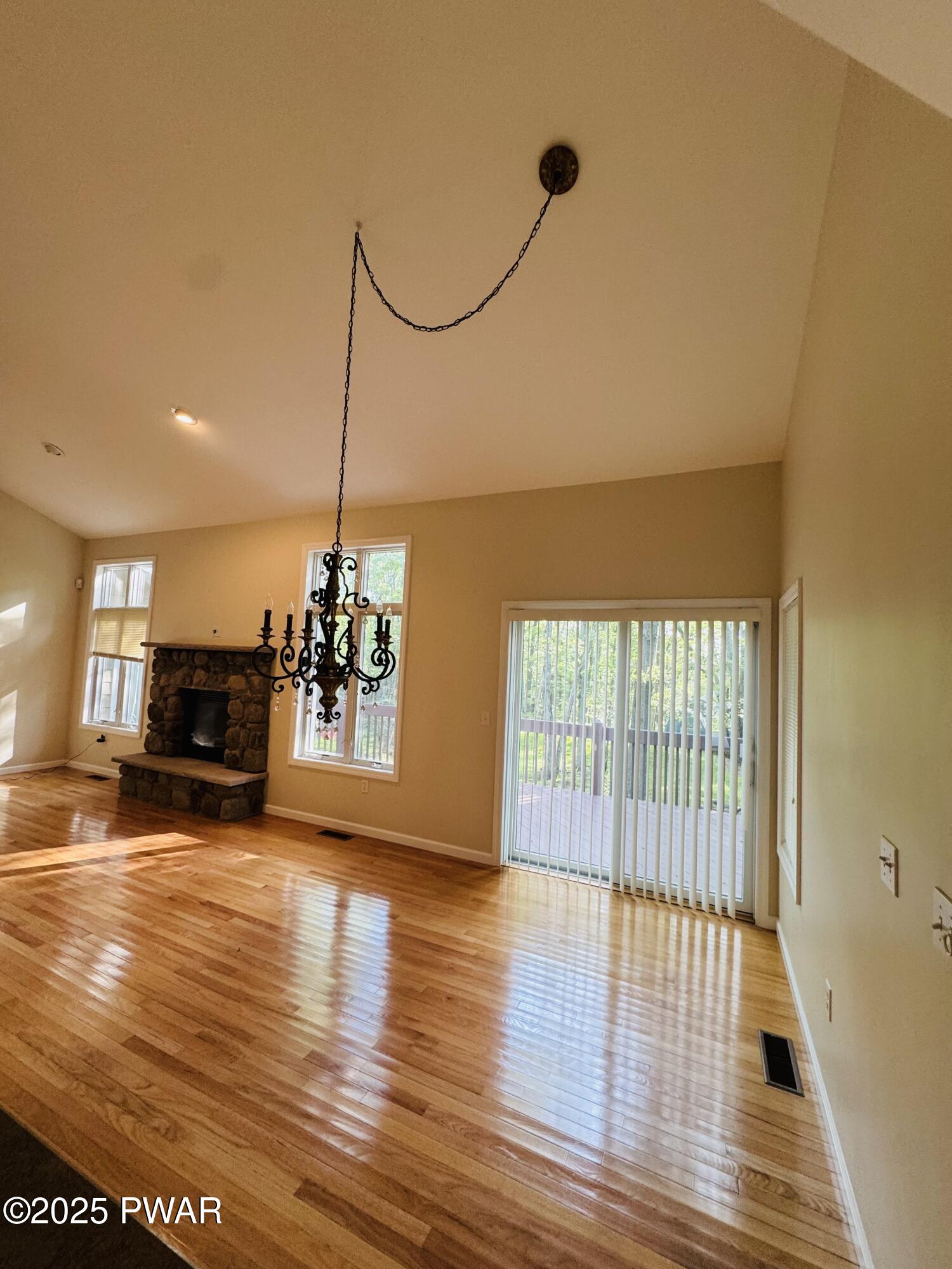 Lords Valley, Pennsylvania 18428, United States, 3 Bedrooms Bedrooms, ,2 BathroomsBathrooms,Residential,Active,164461