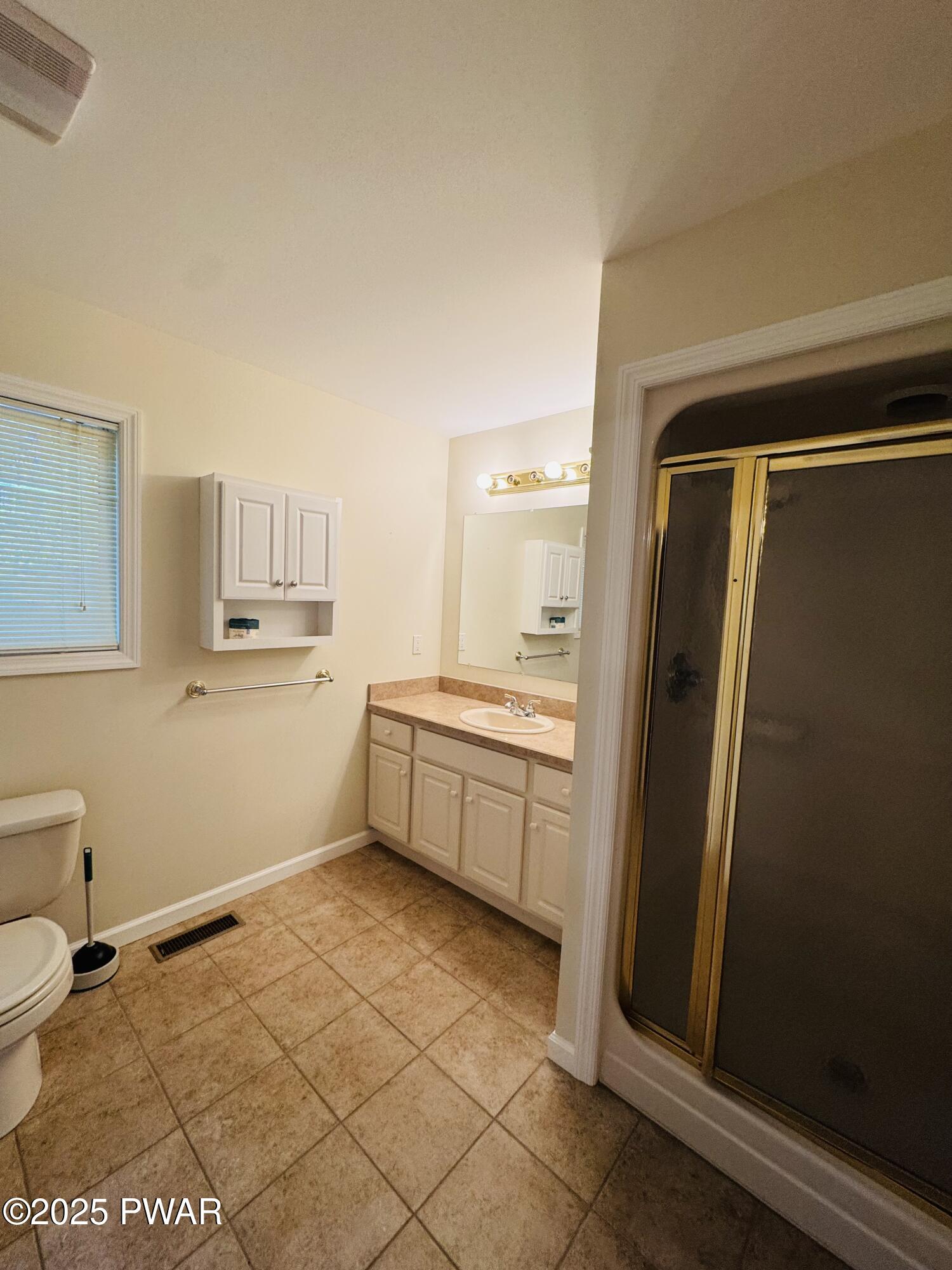 Lords Valley, Pennsylvania 18428, United States, 3 Bedrooms Bedrooms, ,2 BathroomsBathrooms,Residential,Active,164461