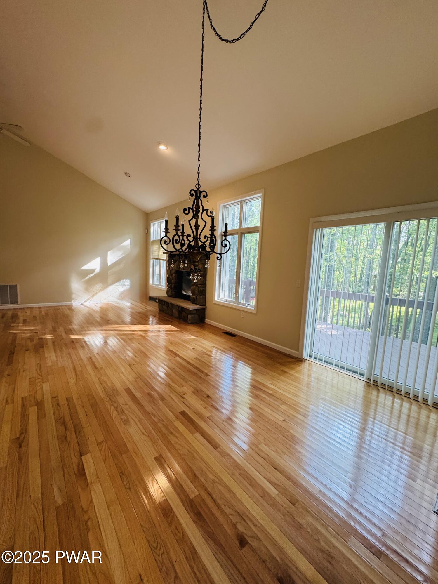 Lords Valley, Pennsylvania 18428, United States, 3 Bedrooms Bedrooms, ,2 BathroomsBathrooms,Residential,Active,164461