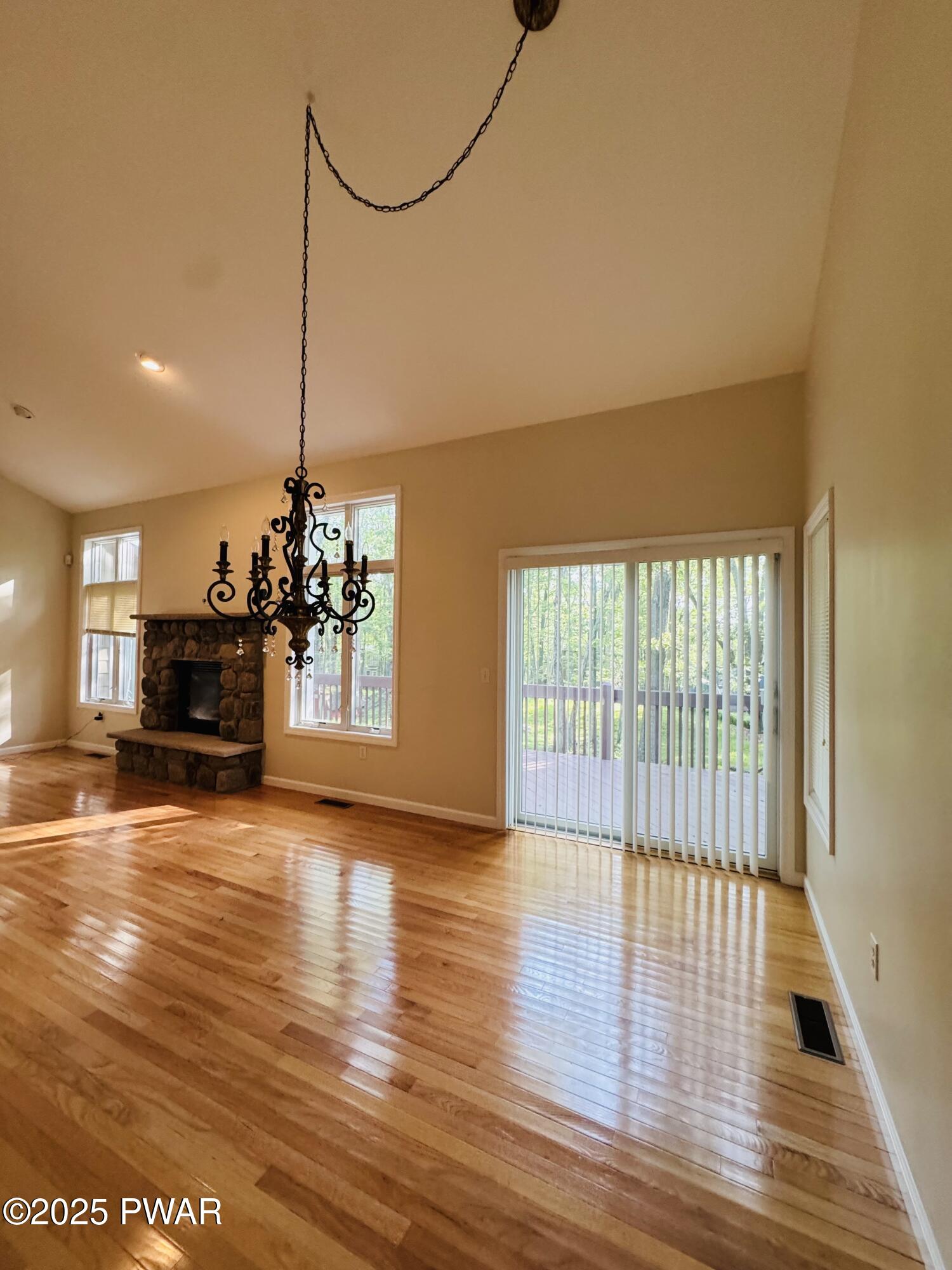 Lords Valley, Pennsylvania 18428, United States, 3 Bedrooms Bedrooms, ,2 BathroomsBathrooms,Residential,Active,164461