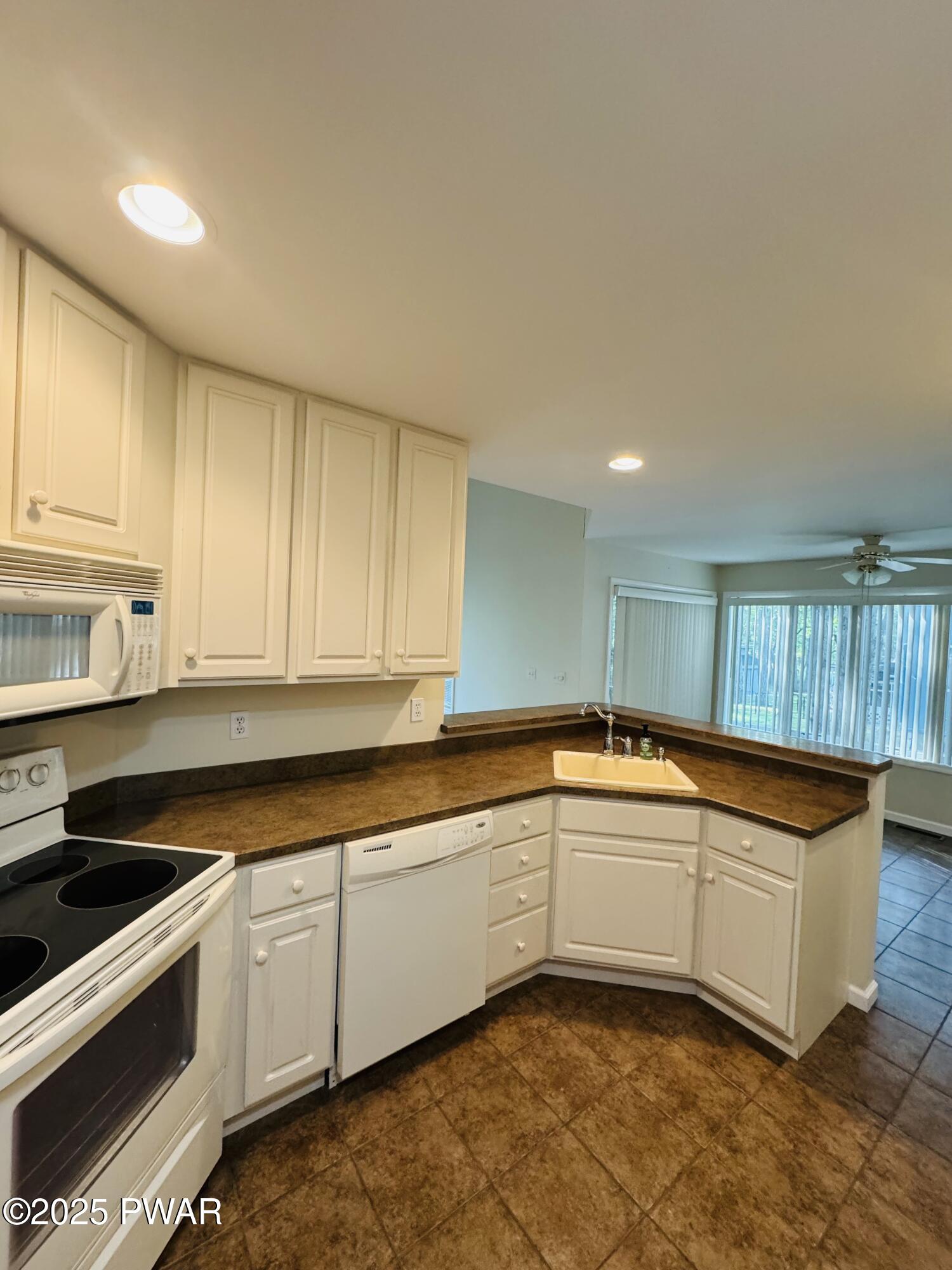 Lords Valley, Pennsylvania 18428, United States, 3 Bedrooms Bedrooms, ,2 BathroomsBathrooms,Residential,Active,164461