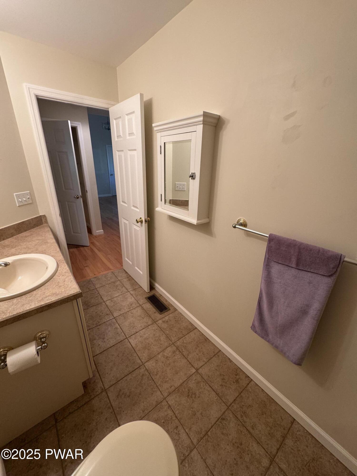 Lords Valley, Pennsylvania 18428, United States, 3 Bedrooms Bedrooms, ,2 BathroomsBathrooms,Residential,Active,164461