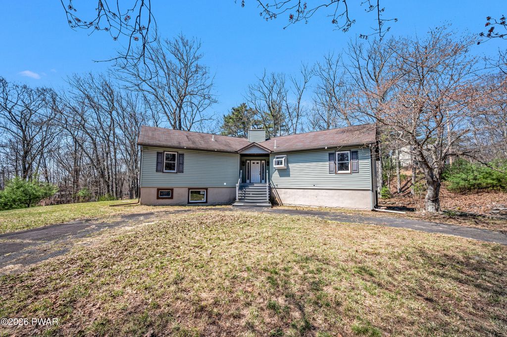 Photo of 1093 Lancaster Drive, Bushkill, PA 18324 (MLS # PW261001)