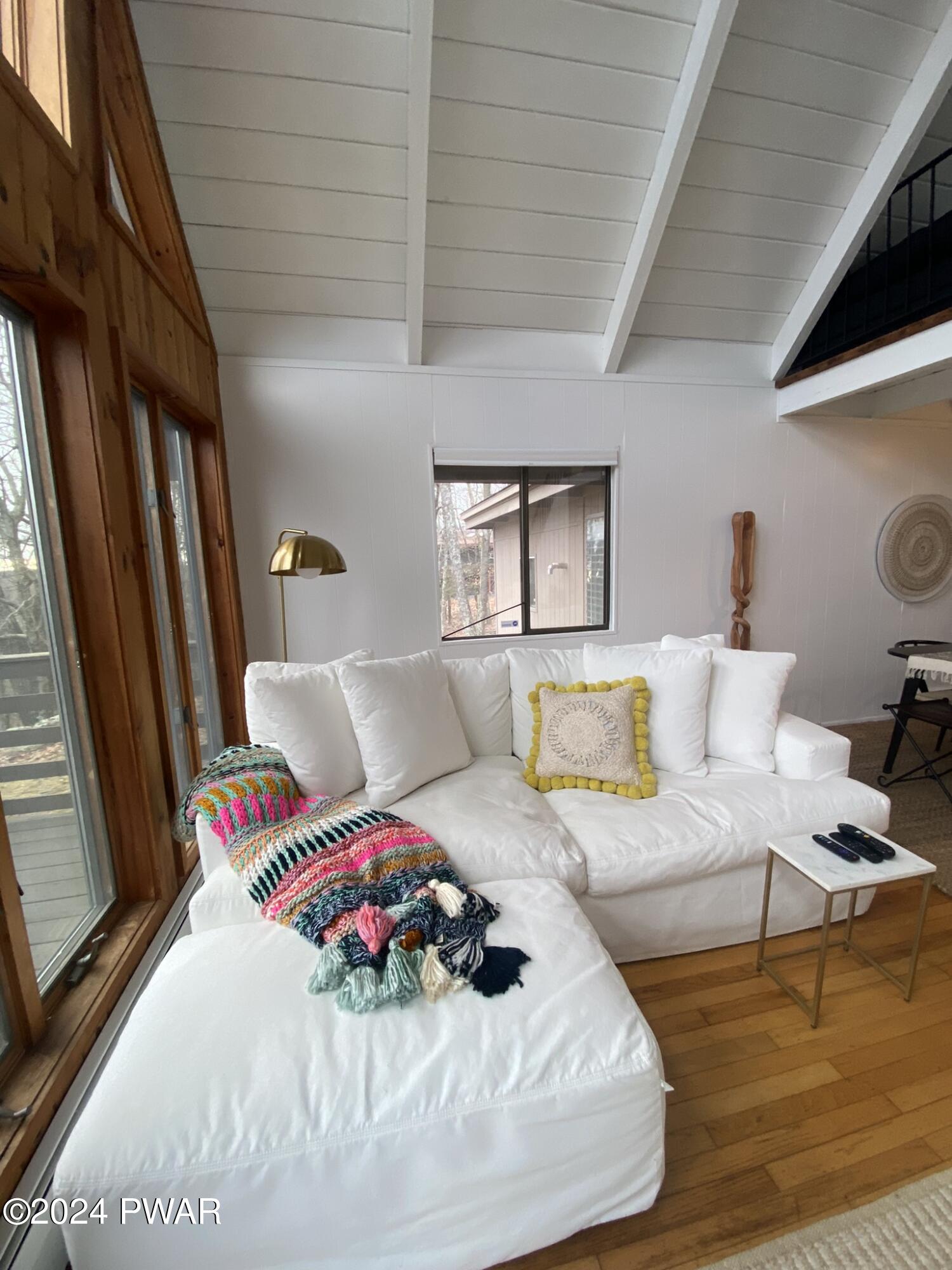 Hawley, Pennsylvania 18428, United States, 3 Bedrooms Bedrooms, ,2 BathroomsBathrooms,Residential,Active,67315