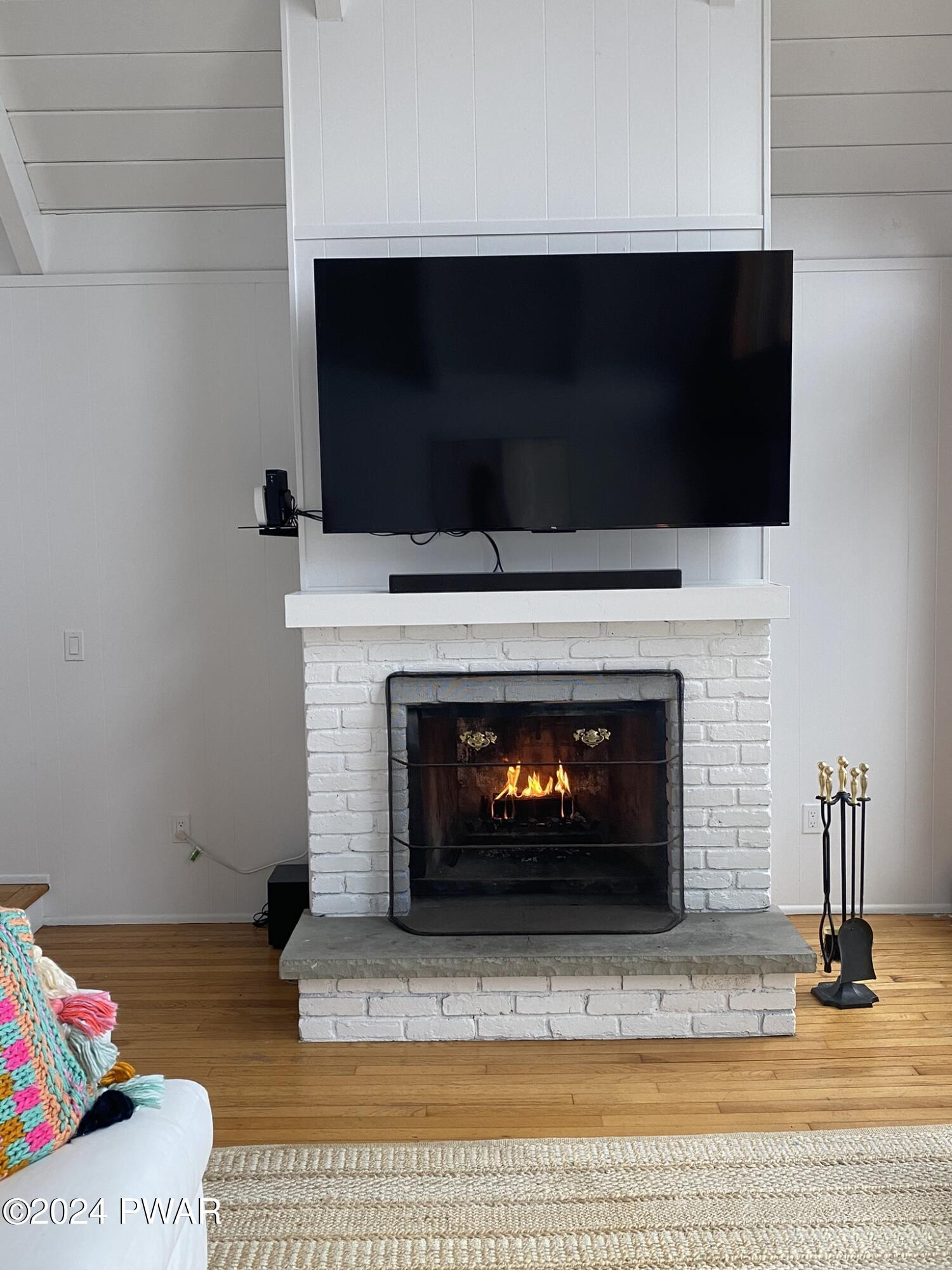 Hawley, Pennsylvania 18428, United States, 3 Bedrooms Bedrooms, ,2 BathroomsBathrooms,Residential,Active,67315