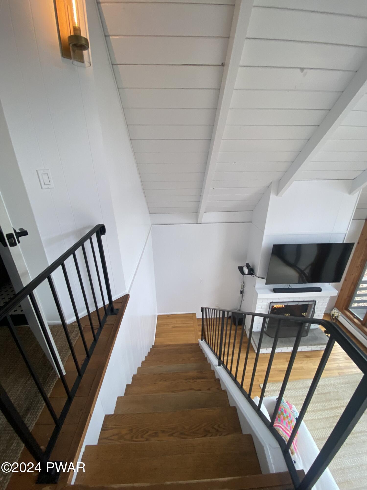 Hawley, Pennsylvania 18428, United States, 3 Bedrooms Bedrooms, ,2 BathroomsBathrooms,Residential,Active,67315