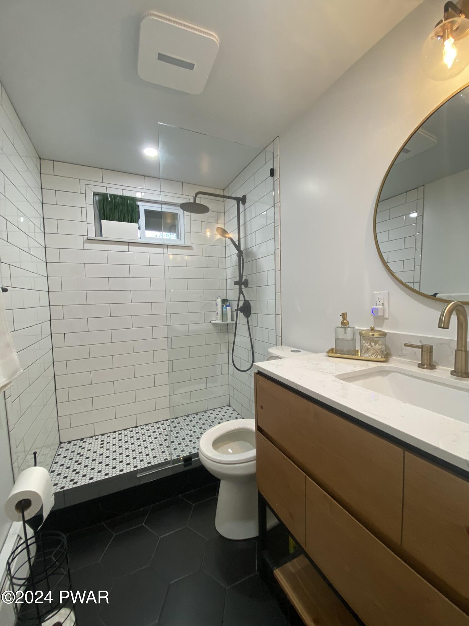 Hawley, Pennsylvania 18428, United States, 3 Bedrooms Bedrooms, ,2 BathroomsBathrooms,Residential,Active,67315