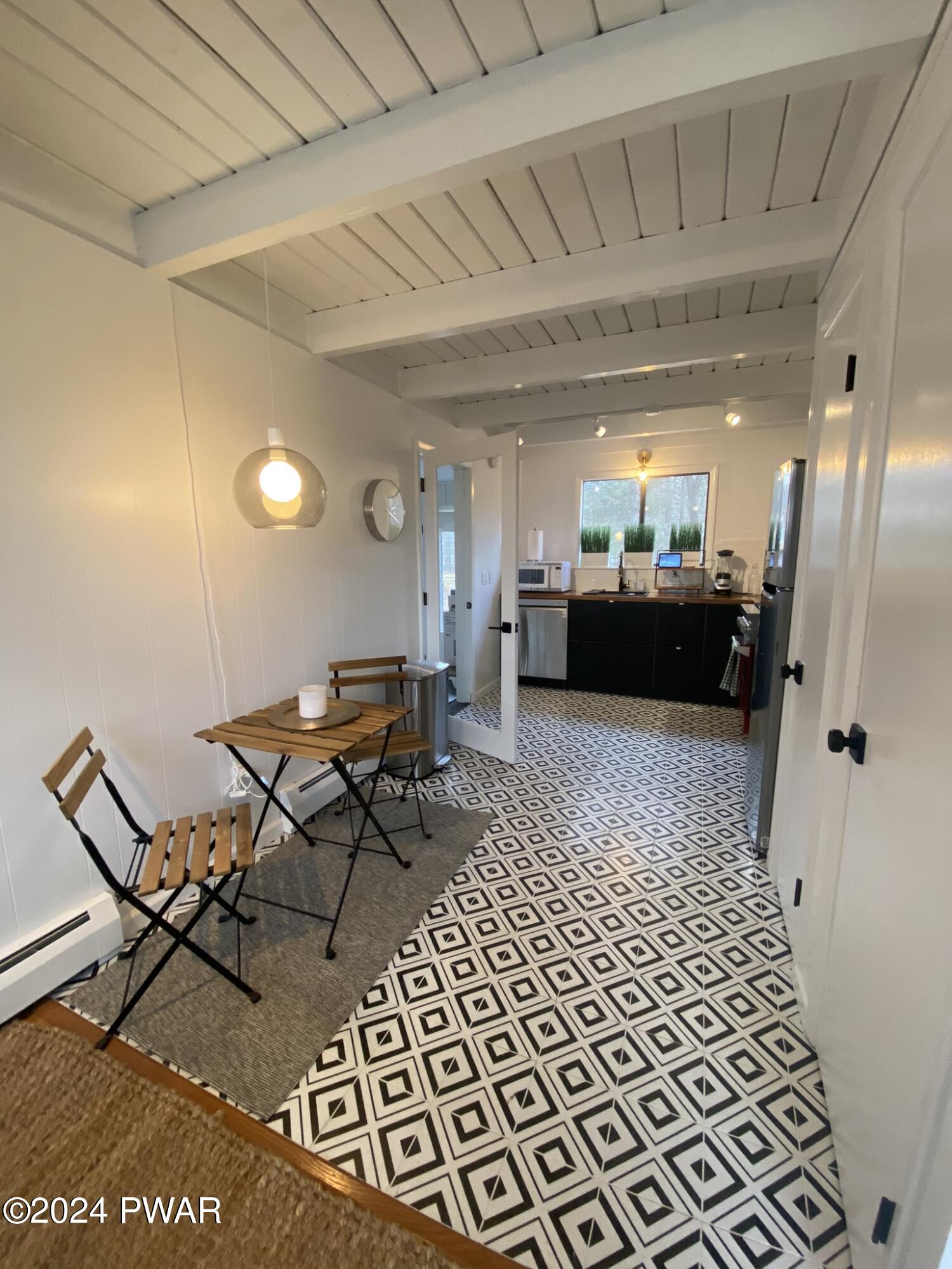 Hawley, Pennsylvania 18428, United States, 3 Bedrooms Bedrooms, ,2 BathroomsBathrooms,Residential,Active,67315