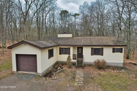 Homes For Sale - 214 Lower Lakeview Drive<br/> Hawley, PA 18428