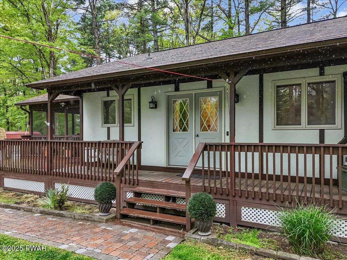 106 Snapdragon Court, Milford, Pennsylvania image 2