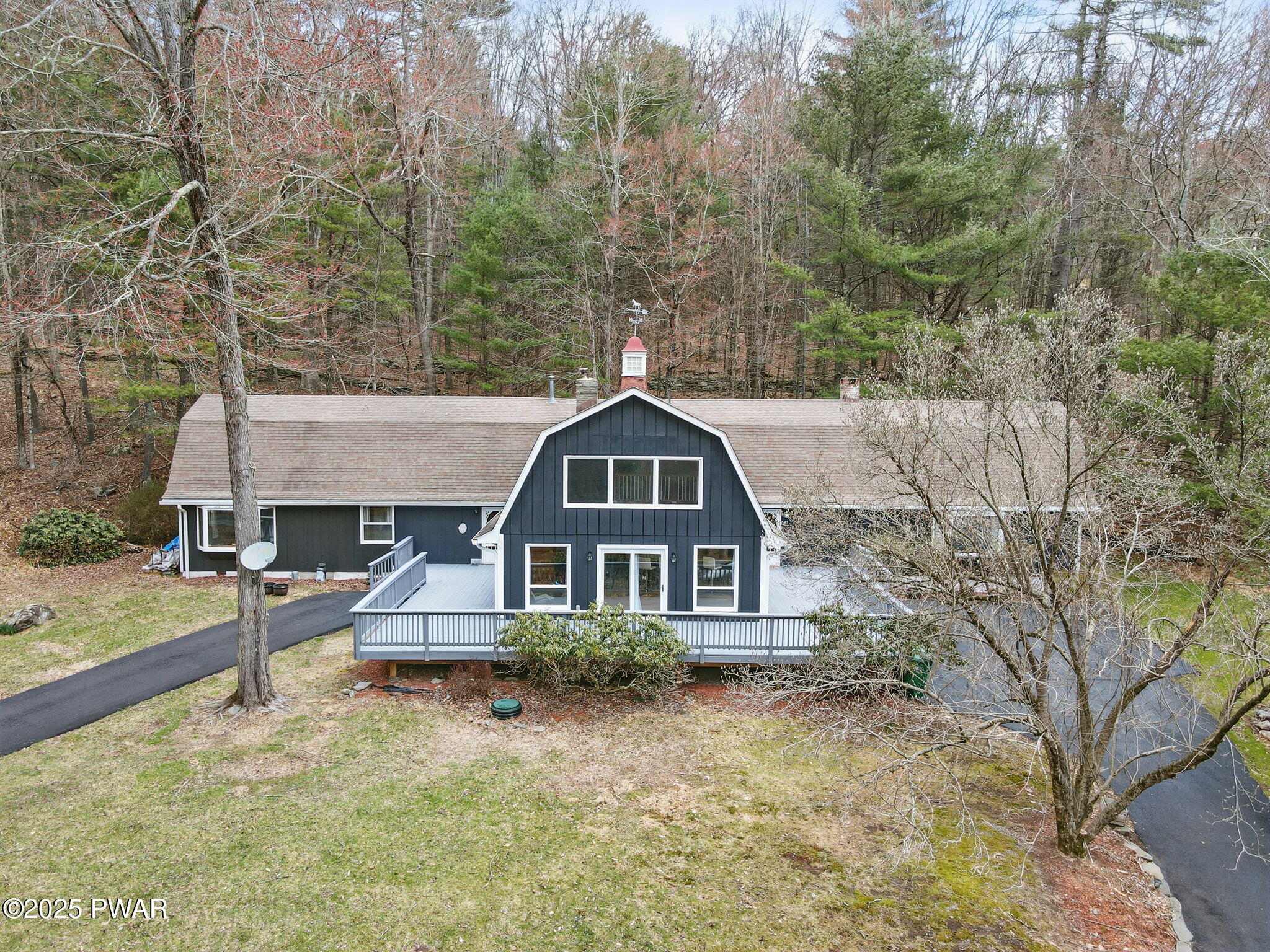 20 Chuck Foster Drive, Hawley, Pennsylvania image 1