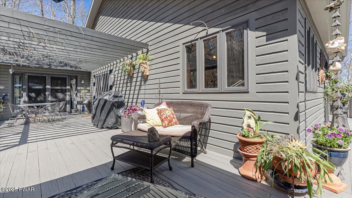 141 Cove Point Circle, Lakeville, Pennsylvania image 7