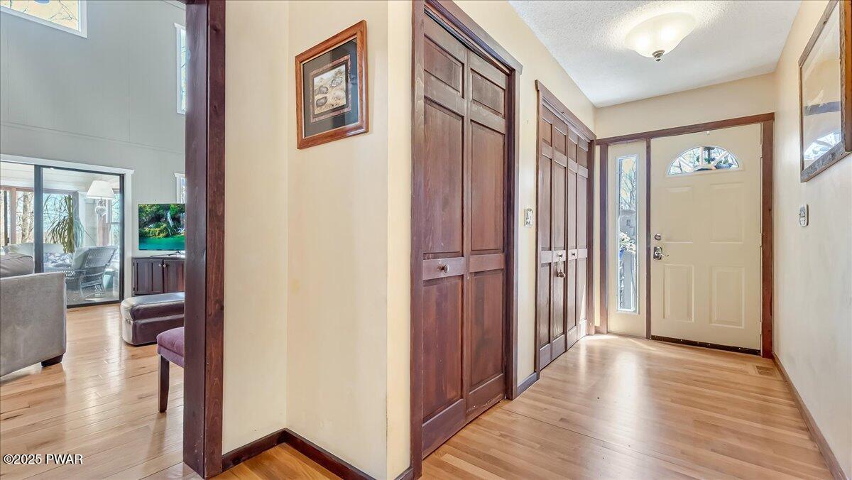 141 Cove Point Circle, Lakeville, Pennsylvania image 11