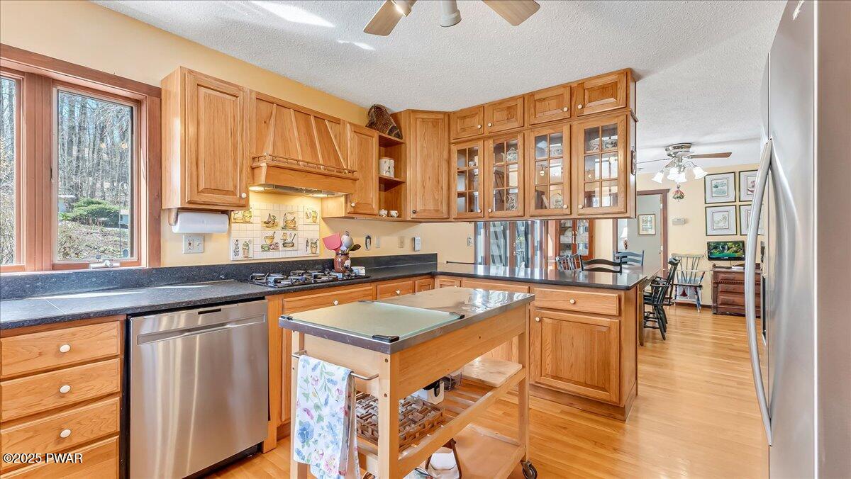 141 Cove Point Circle, Lakeville, Pennsylvania image 17