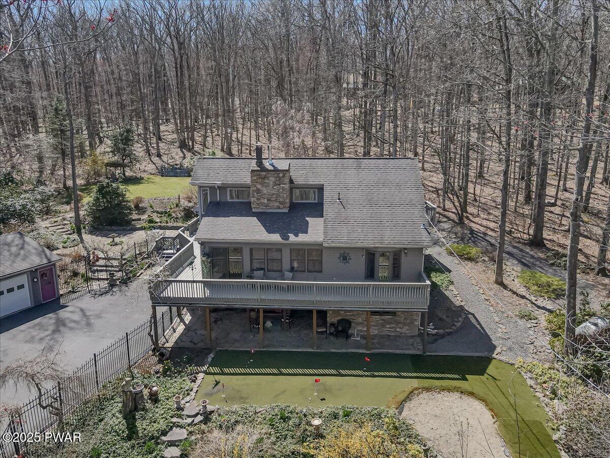 141 Cove Point Circle, Lakeville, Pennsylvania image 2