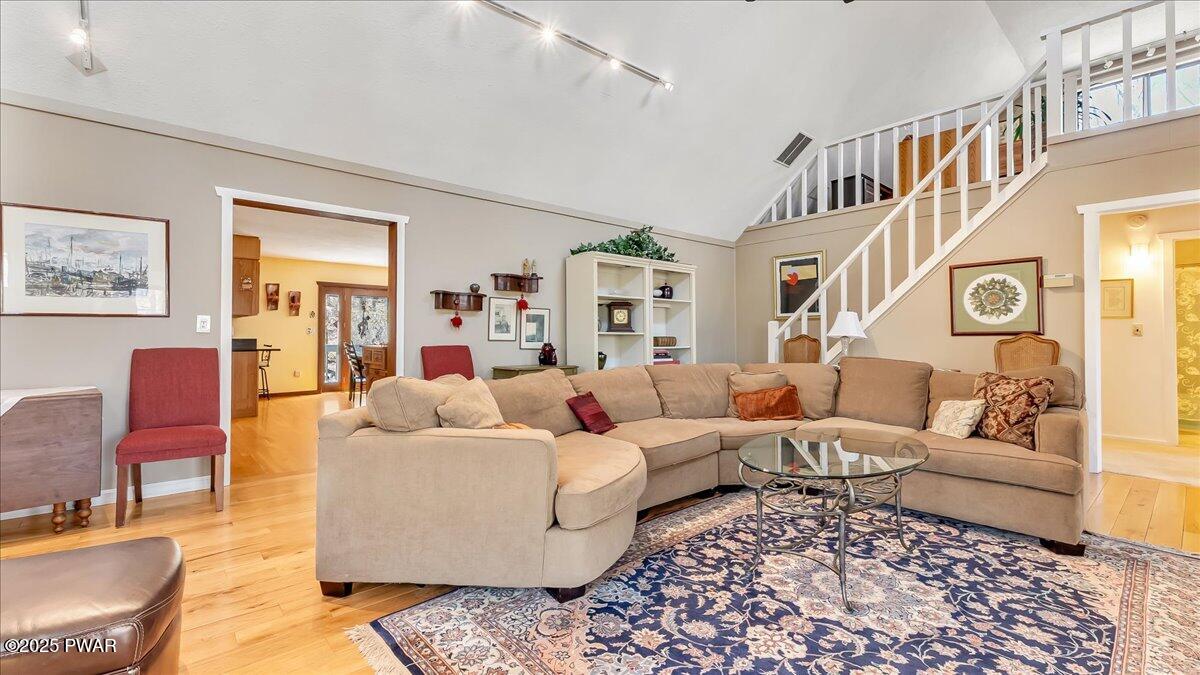 141 Cove Point Circle, Lakeville, Pennsylvania image 15