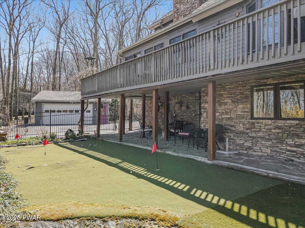 141 Cove Point Circle, Lakeville, Pennsylvania image 5