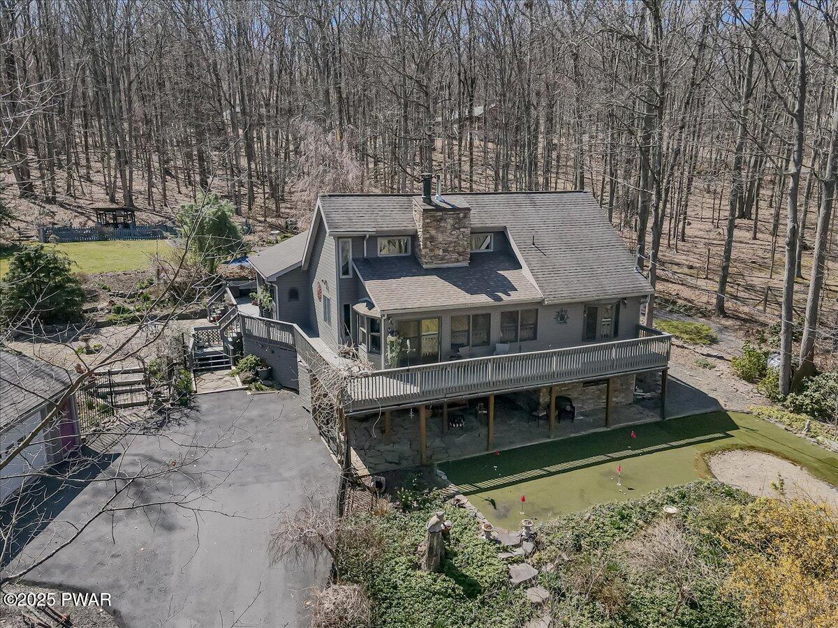141 Cove Point Circle, Lakeville, Pennsylvania image 1