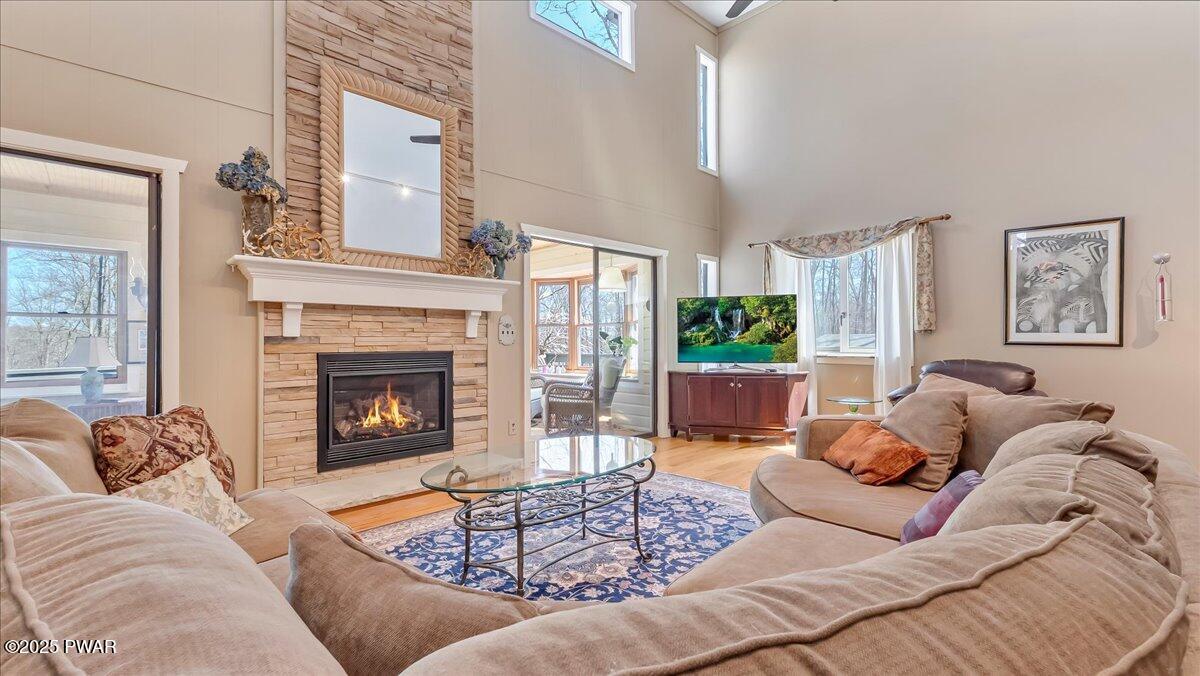 141 Cove Point Circle, Lakeville, Pennsylvania image 12