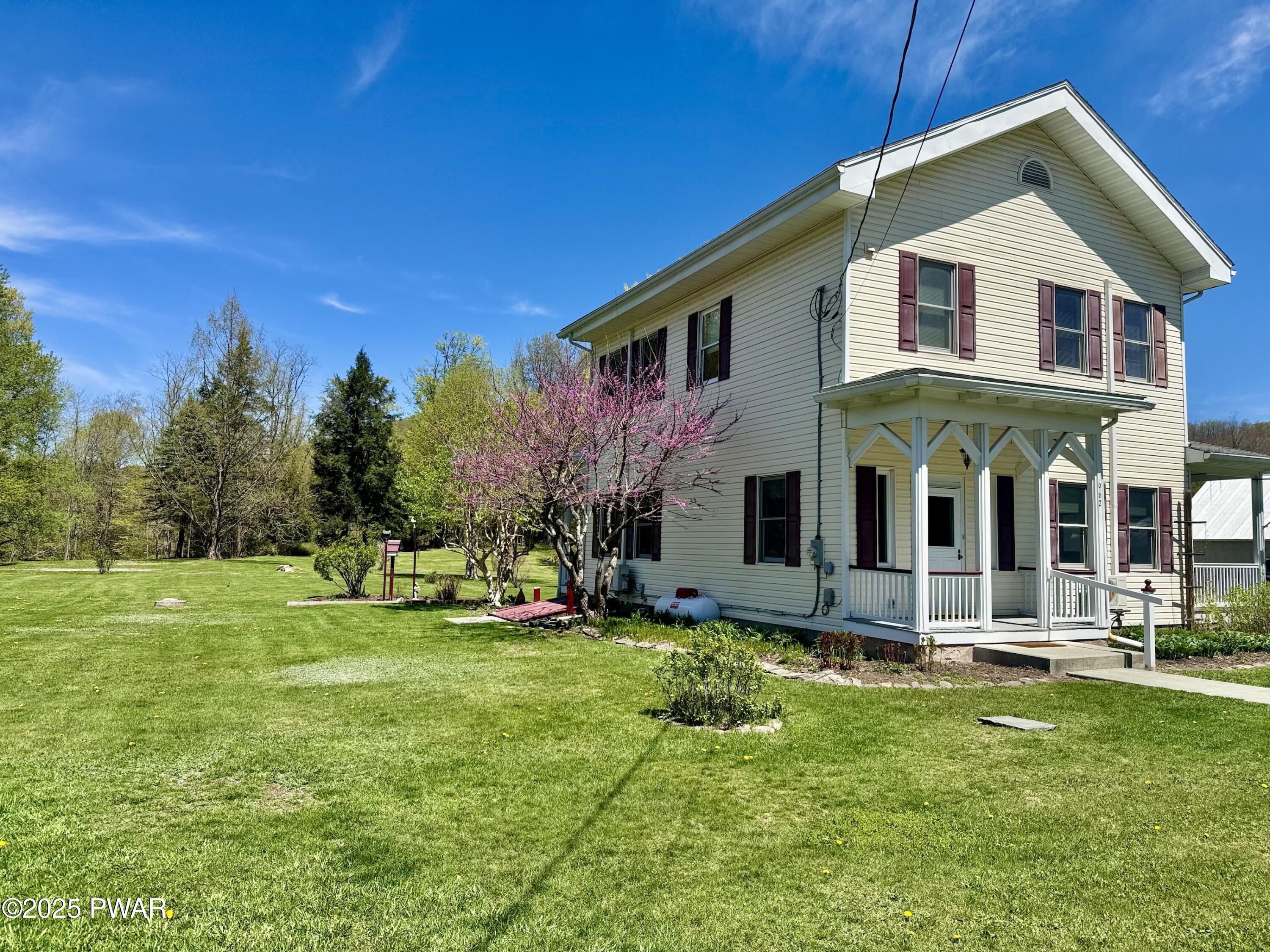 962 Creek Drive, Prompton, Pennsylvania image 4