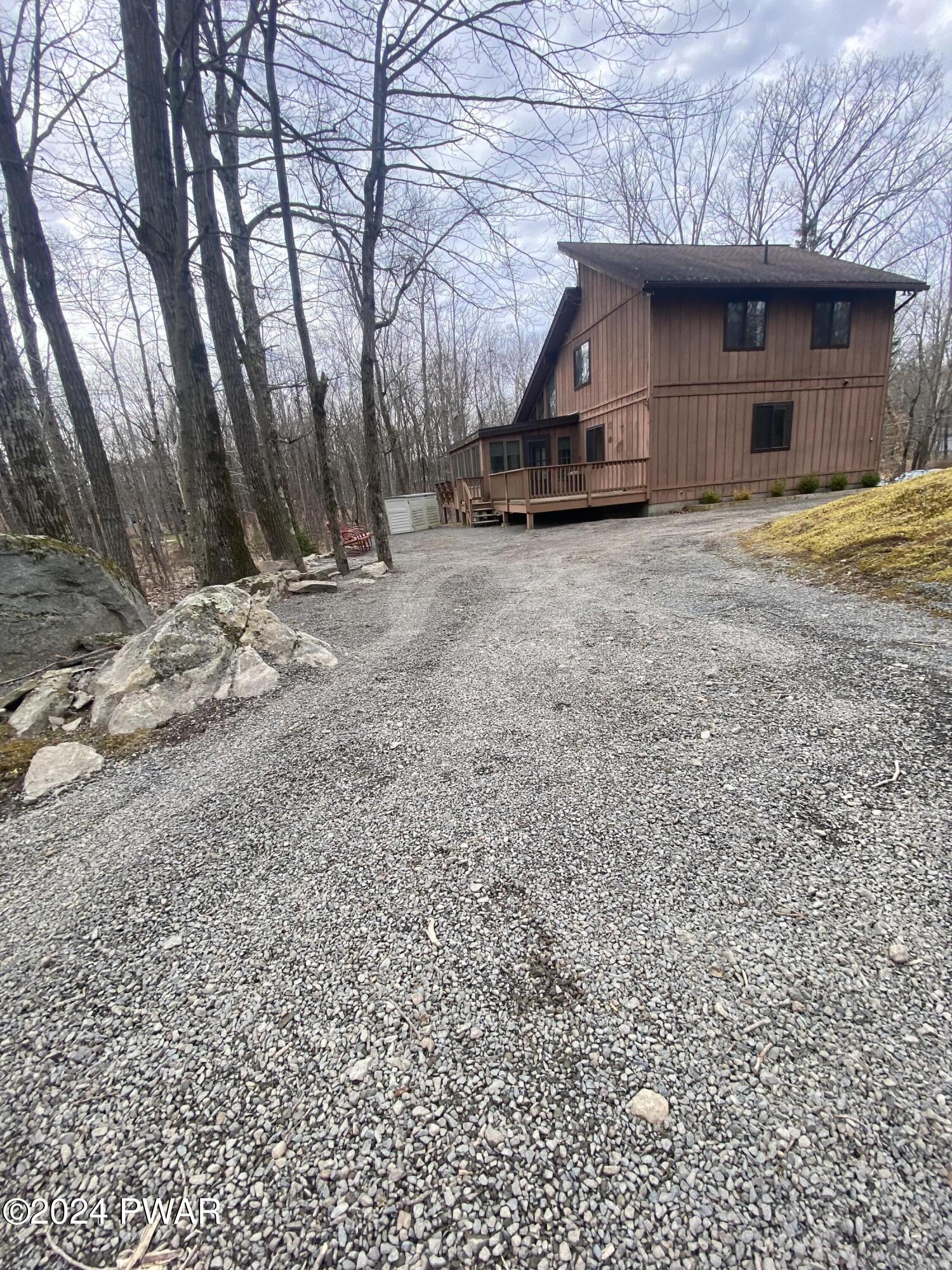 Lords Valley, Pennsylvania 18428, United States, 3 Bedrooms Bedrooms, ,2 BathroomsBathrooms,Residential,Pending,62227