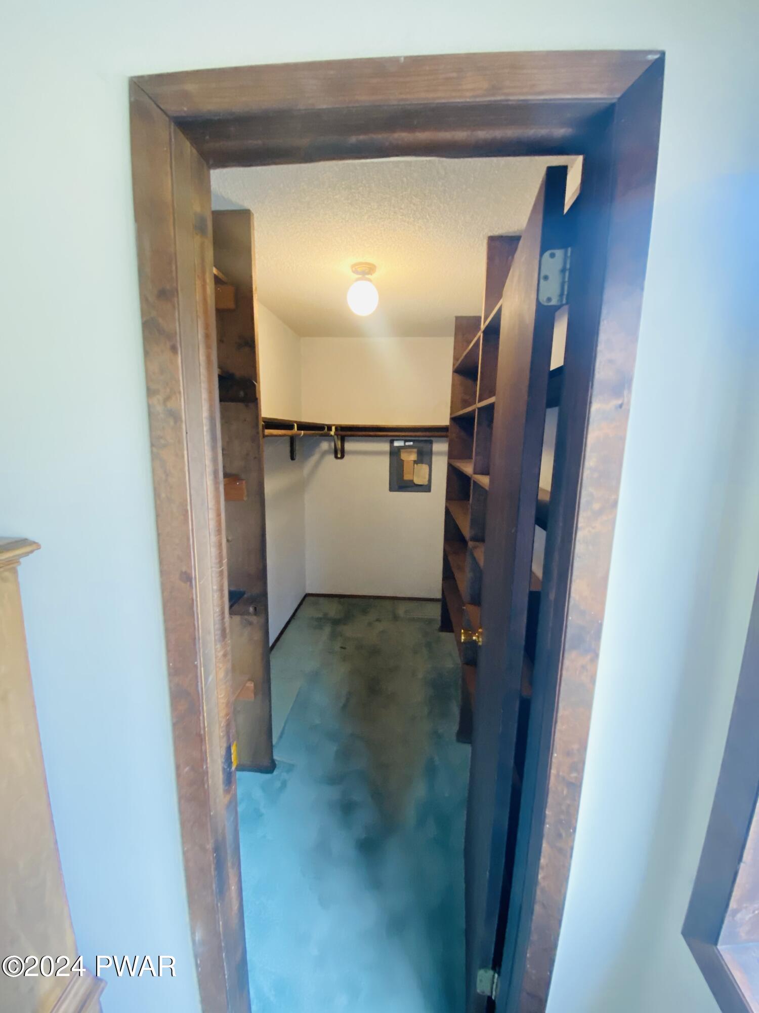 Lords Valley, Pennsylvania 18428, United States, 3 Bedrooms Bedrooms, ,2 BathroomsBathrooms,Residential,Pending,62227