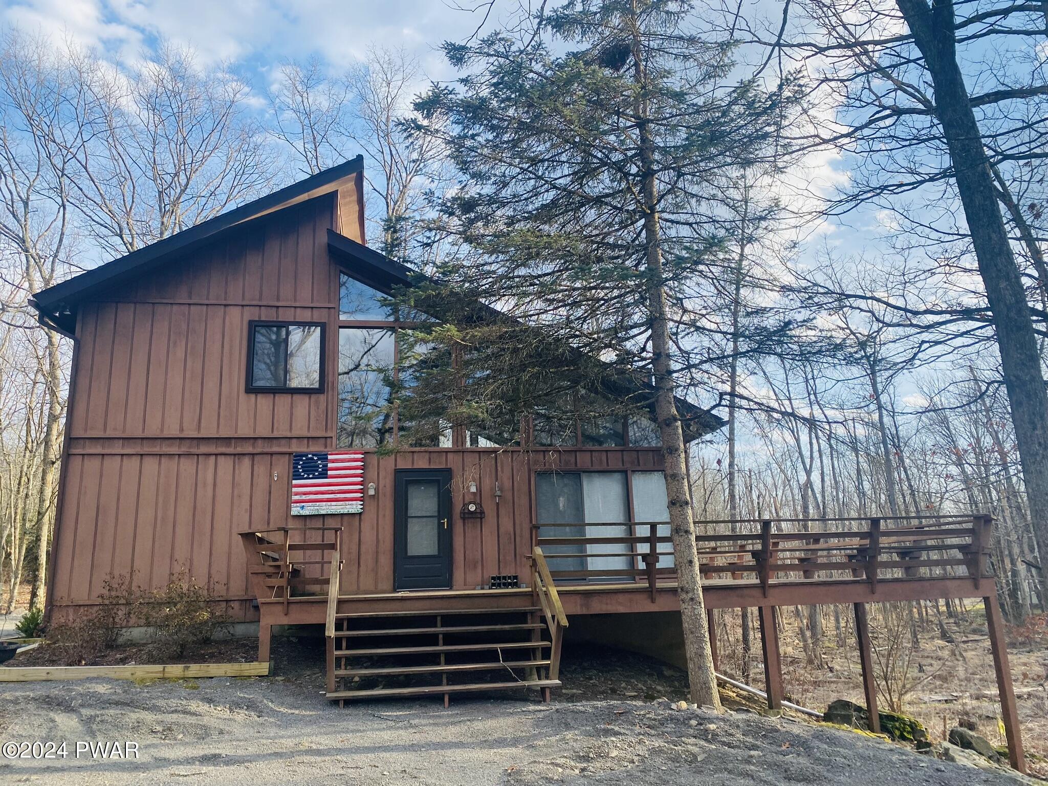 Lords Valley, Pennsylvania 18428, United States, 3 Bedrooms Bedrooms, ,2 BathroomsBathrooms,Residential,Pending,62227