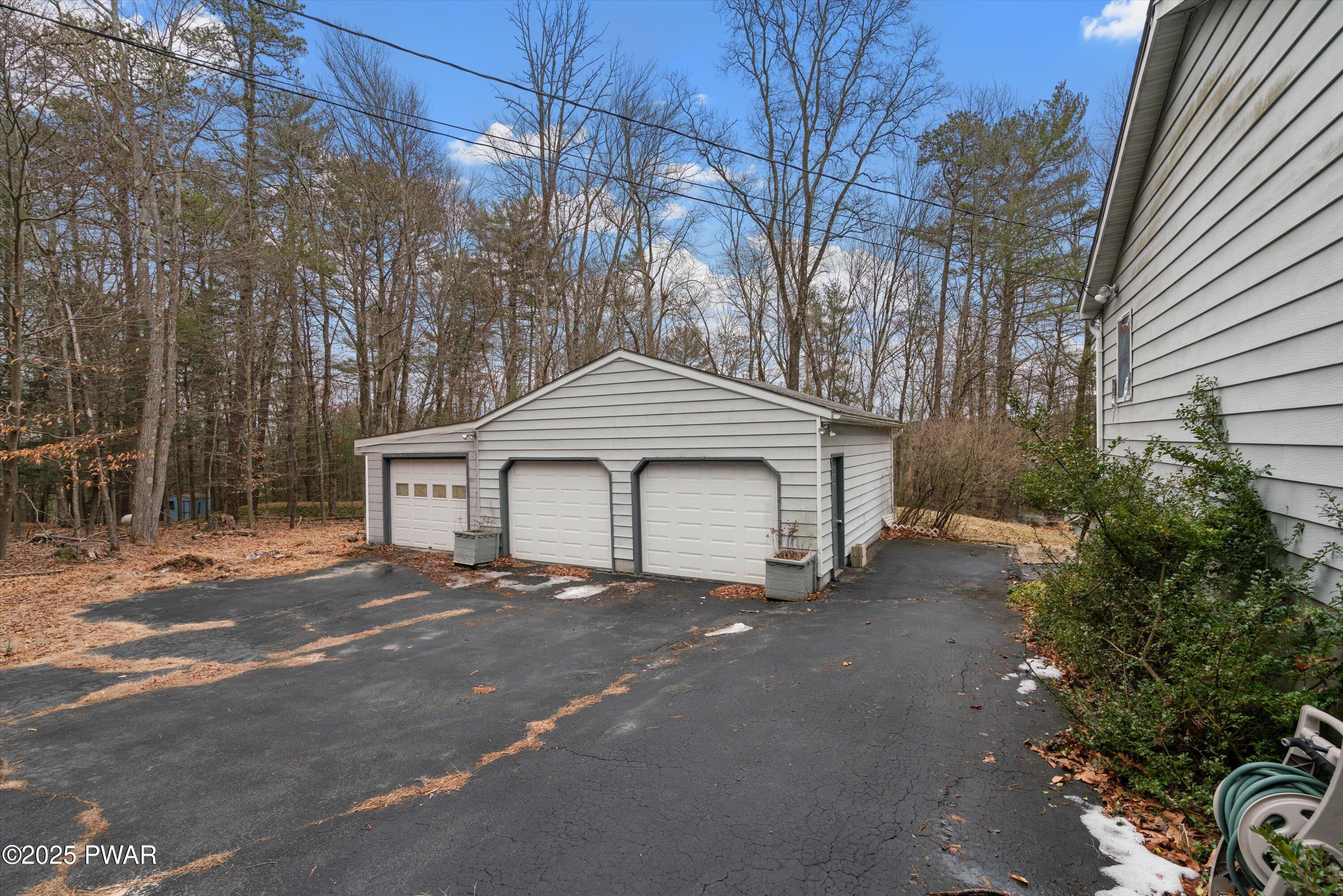 107 Pleasant Lane, Milford, Pennsylvania image 2