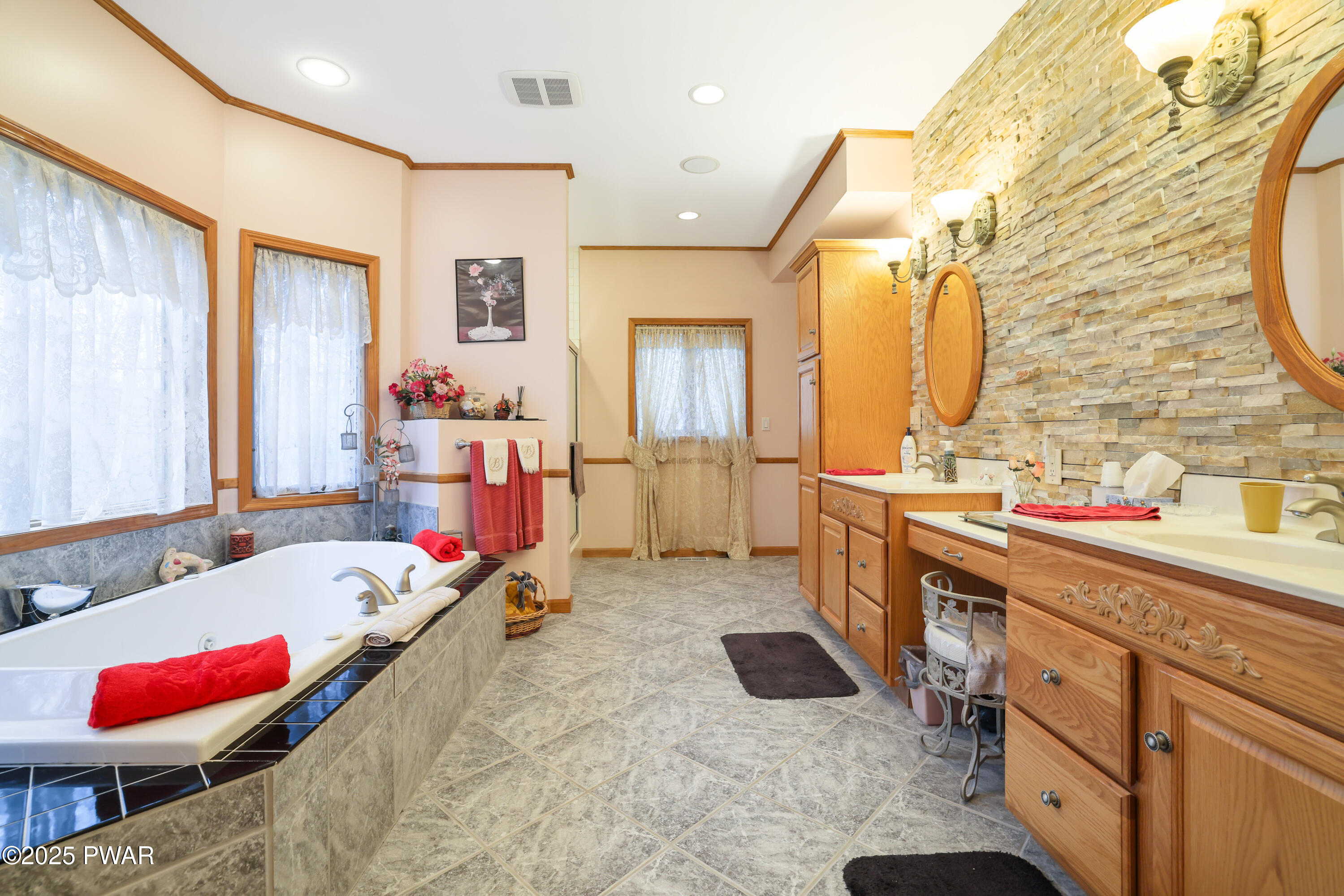 1085 Dewberry Drive, Hawley, Pennsylvania image 34
