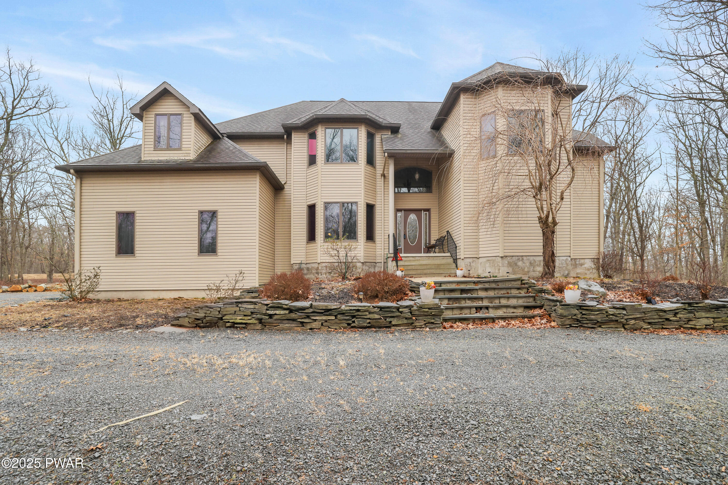 Hawley, Pennsylvania 18428, United States, 5 Bedrooms Bedrooms, ,6 BathroomsBathrooms,Residential,Active,97853