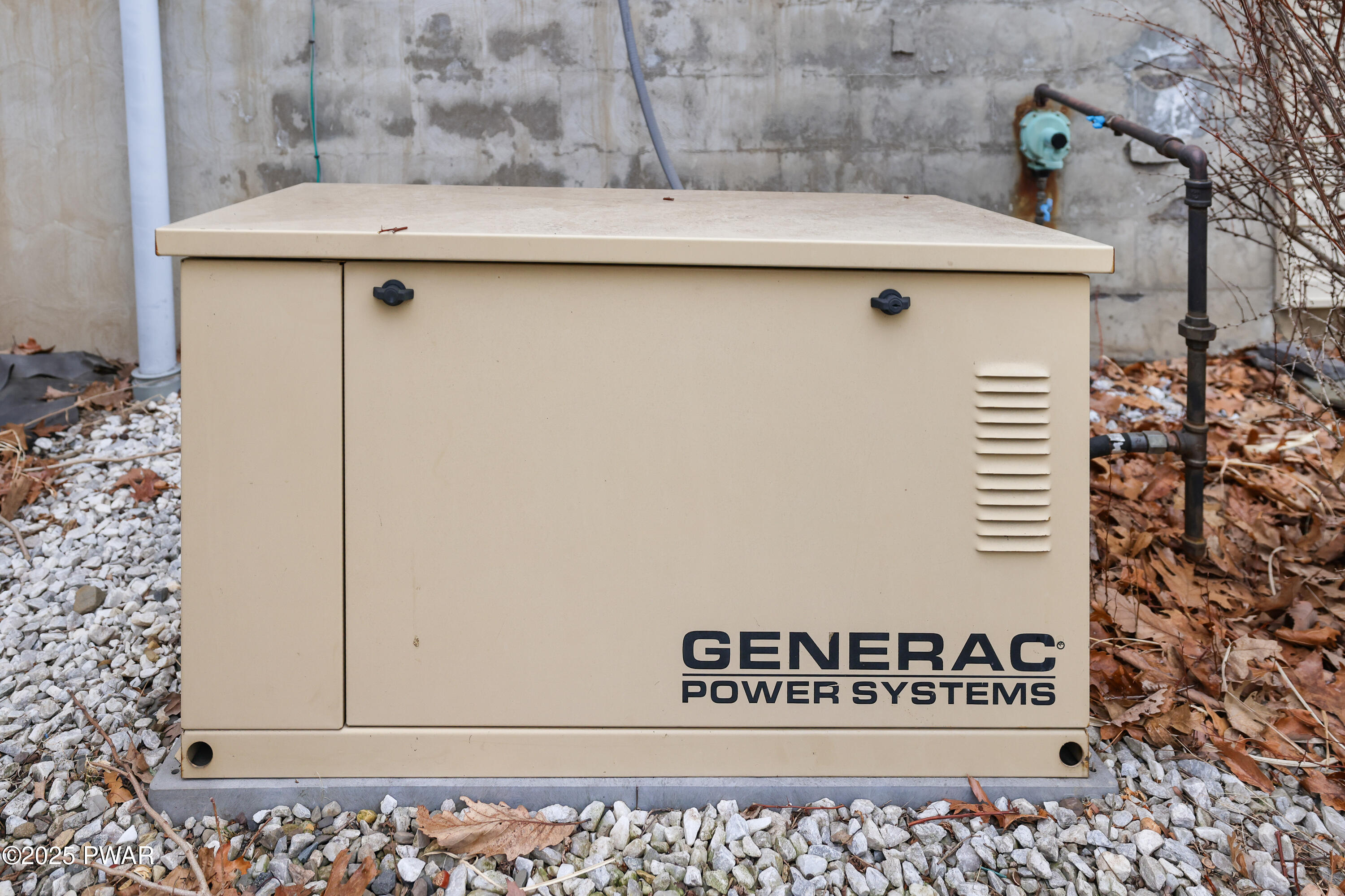 Hawley, Pennsylvania 18428, United States, 5 Bedrooms Bedrooms, ,6 BathroomsBathrooms,Residential,Active,97853