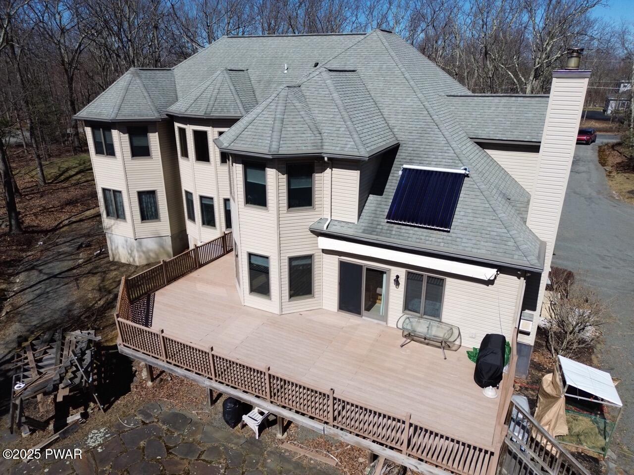 Hawley, Pennsylvania 18428, United States, 5 Bedrooms Bedrooms, ,6 BathroomsBathrooms,Residential,Active,97853